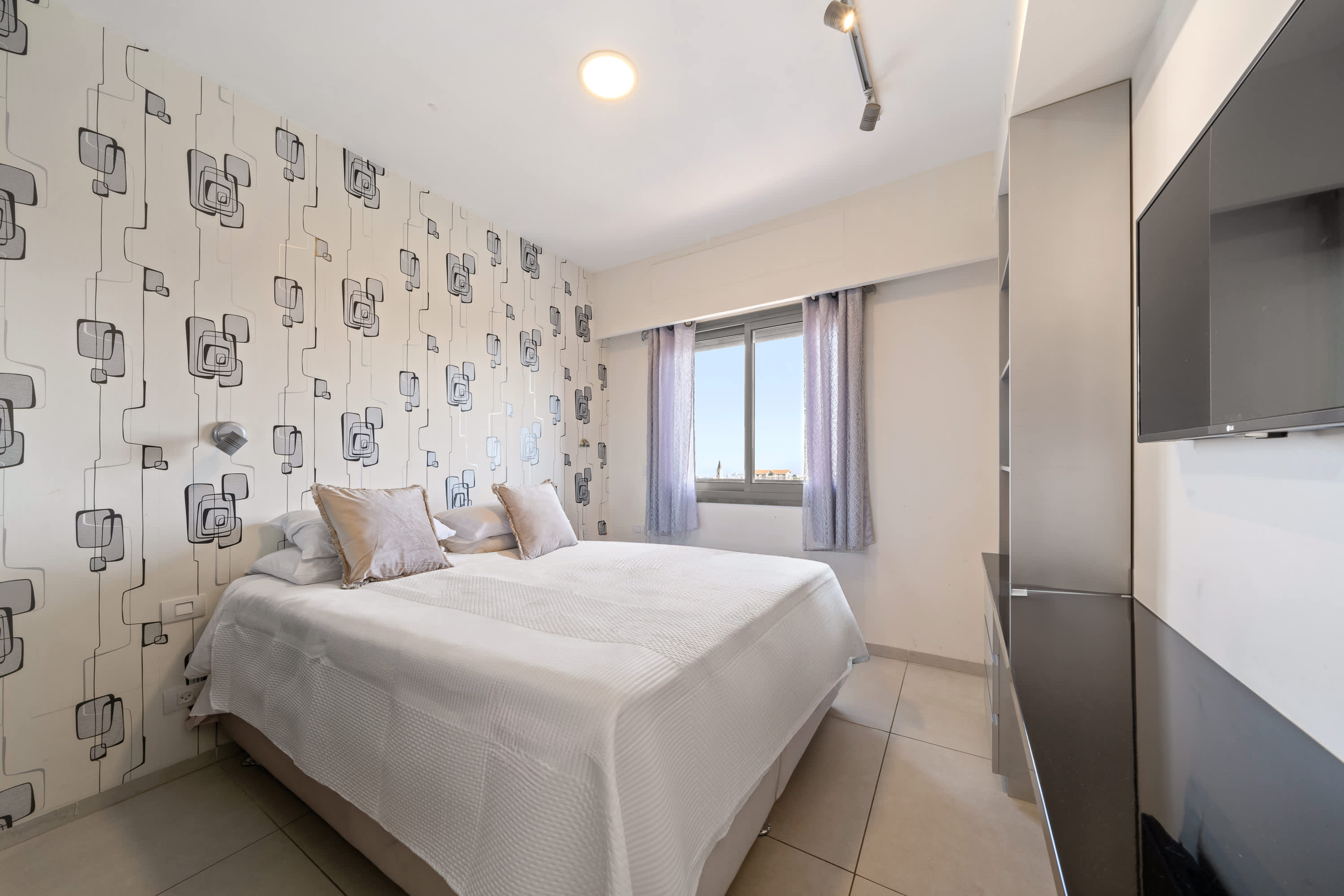 Spacious 2 BDR/2BR with Parking & Temple Mount view in the city center photo 17