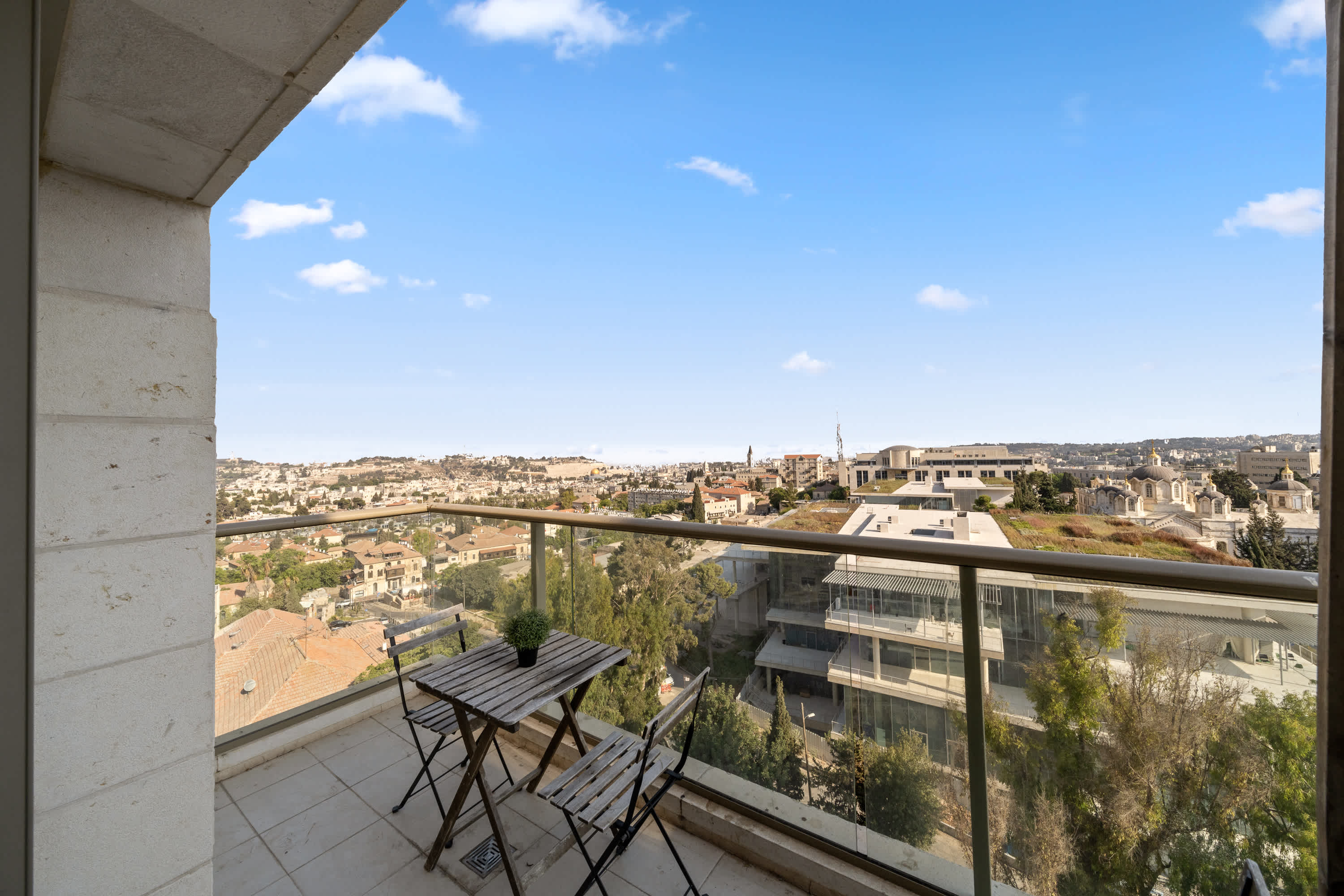 Spacious 2 BDR/2BR with Parking & Temple Mount view in the city center photo 18
