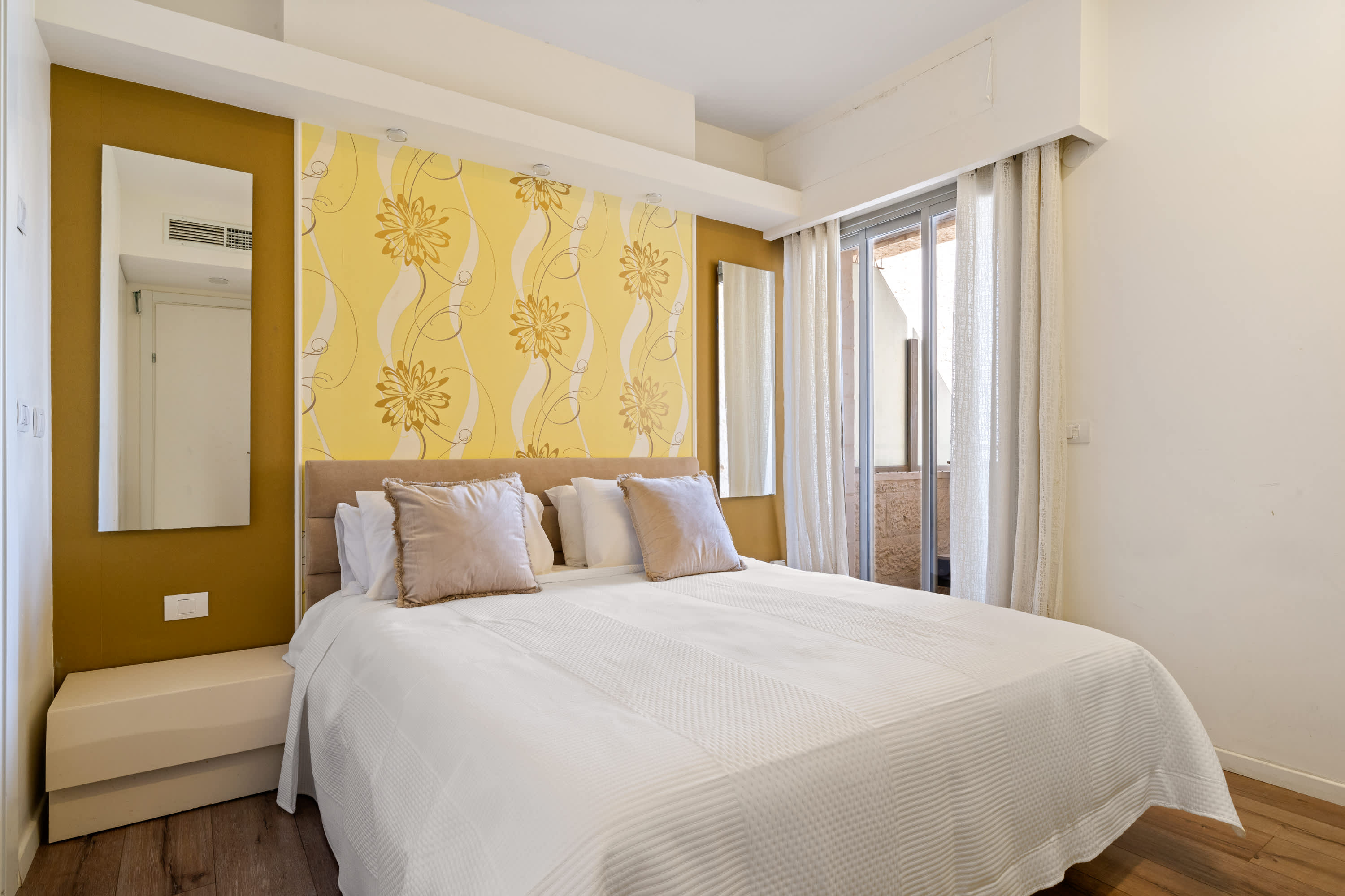 Spacious 2 BDR/2BR with Parking & Temple Mount view in the city center photo 7