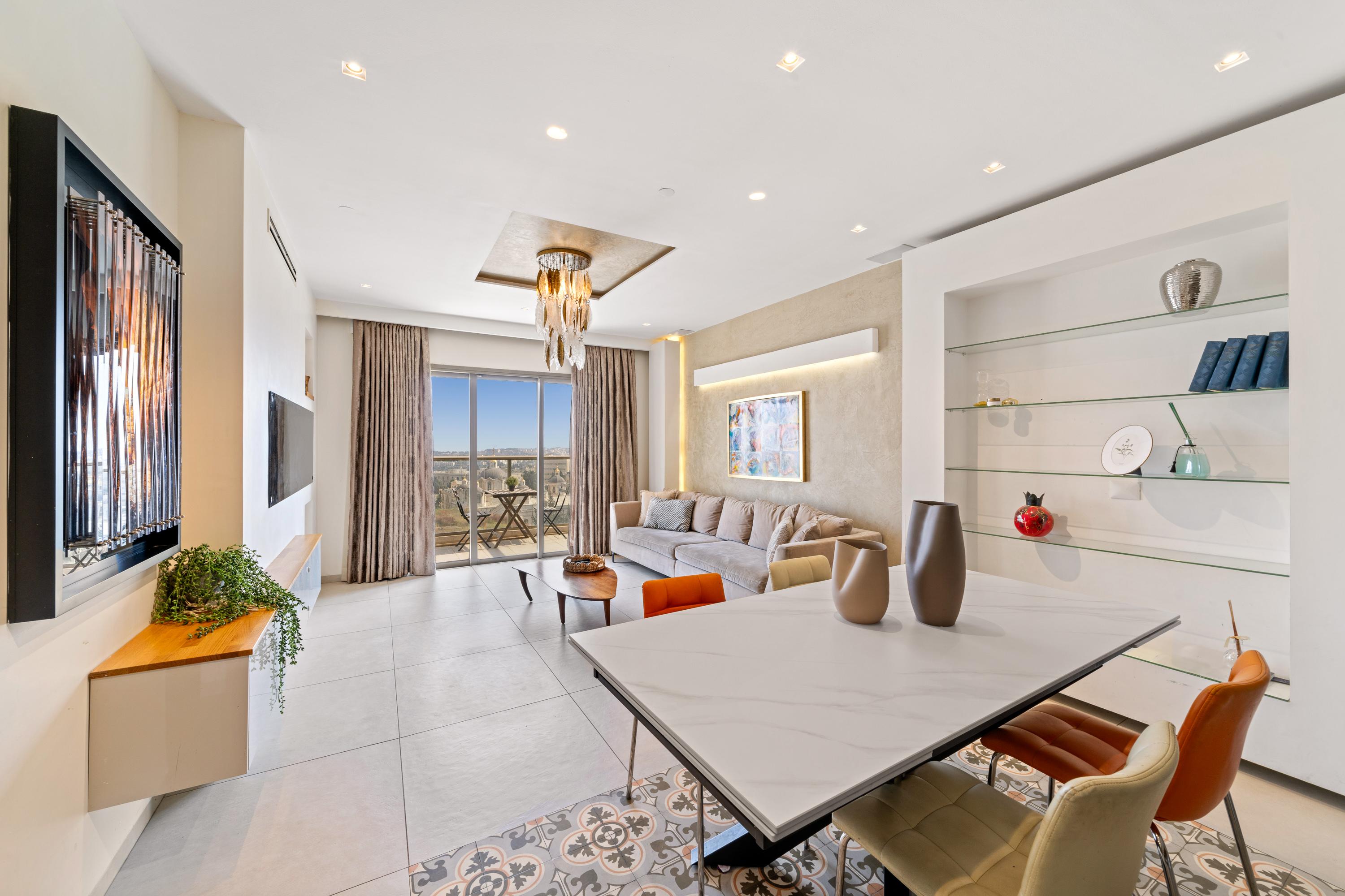 Spacious 2 BDR/2BR with Parking & Temple Mount view in the city center – vacation rental in City Center