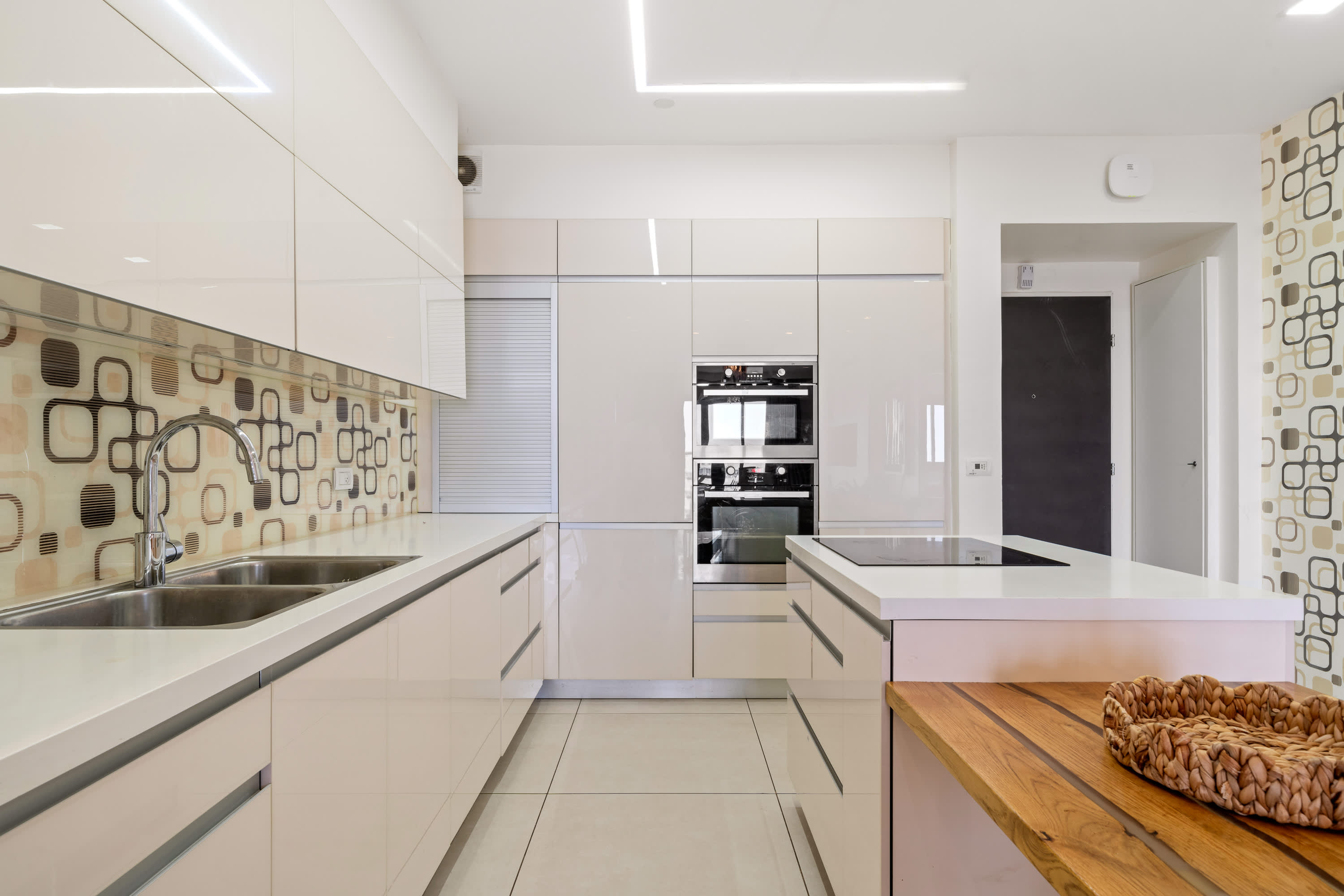 Spacious 2 BDR/2BR with Parking & Temple Mount view in the city center photo 26