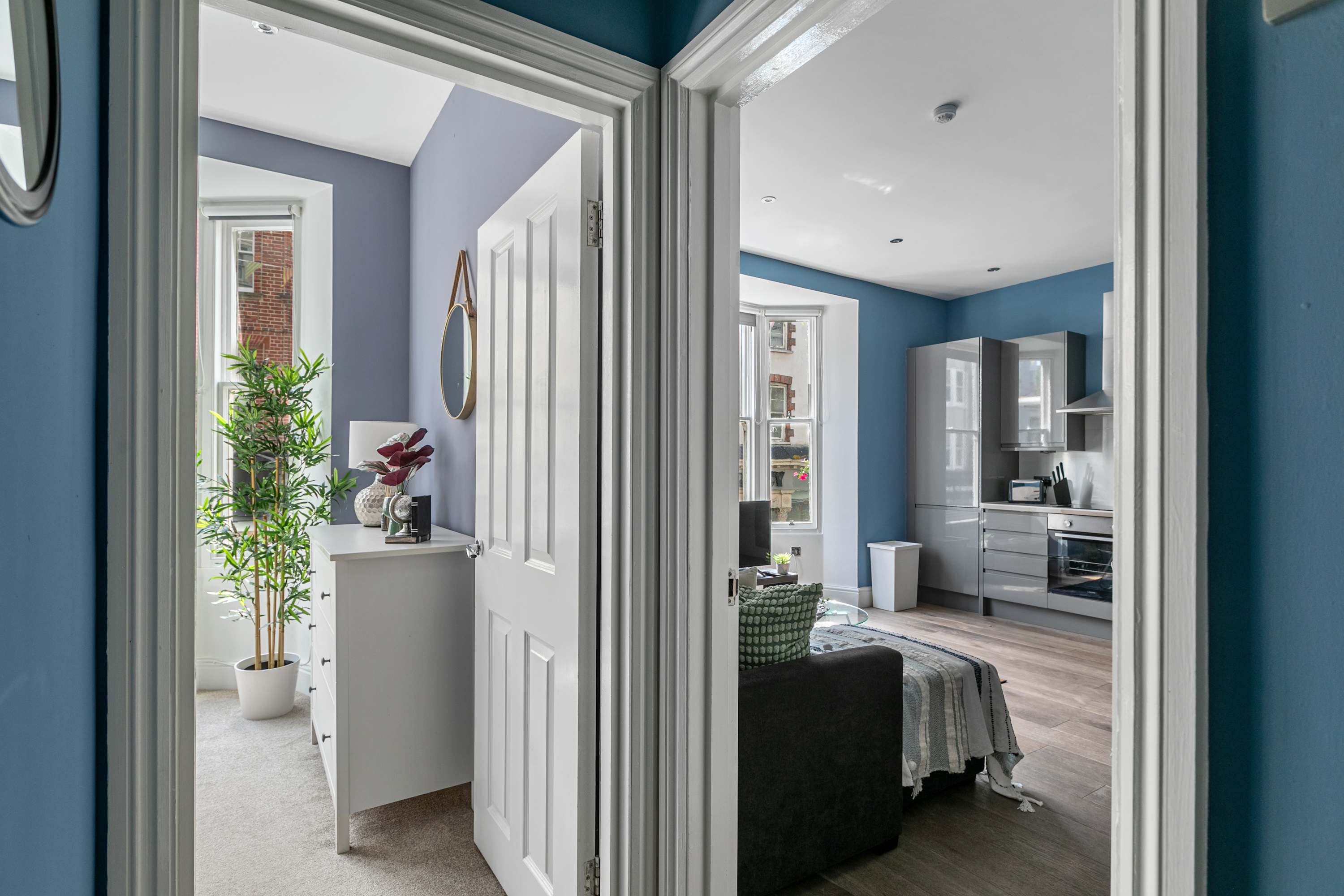 THE LANES RESIDENCE SEA SIDE | PET FRIENDLY in Little East Street 1a BN1 1HP - Property image 9 - VivreStays