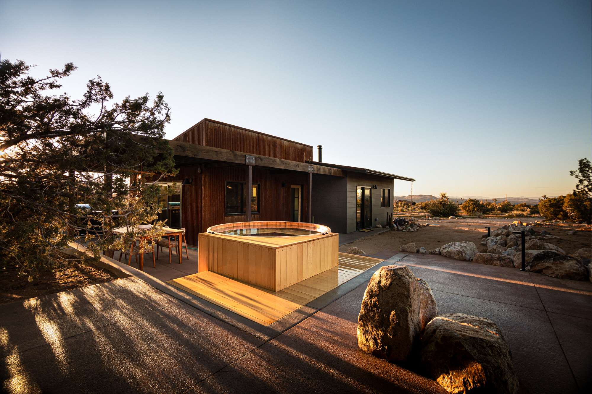 New Juniper Cabin w heated cedar pool