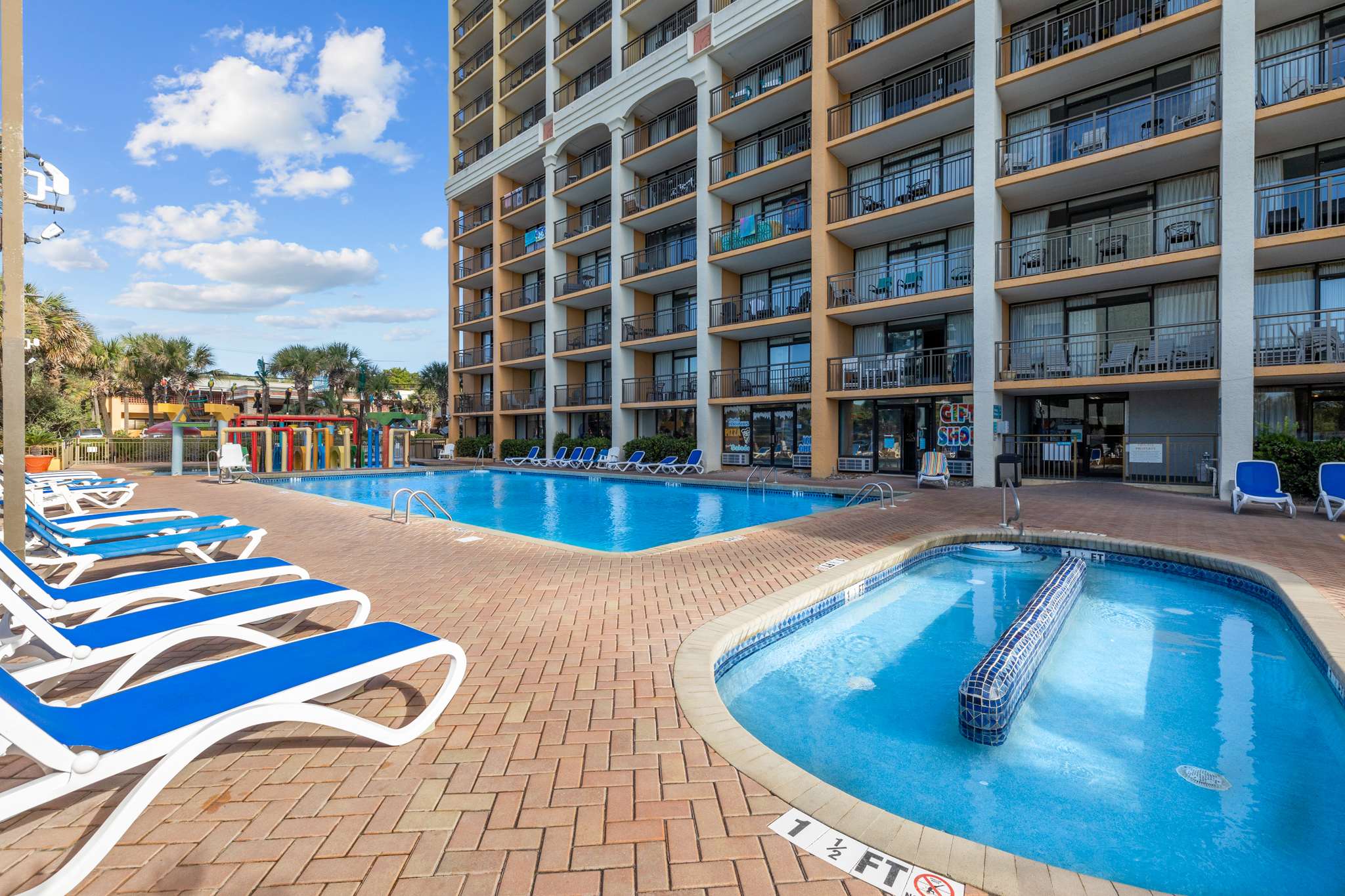 Lovely Oceanfront Condo Pool C84 | Photo 15