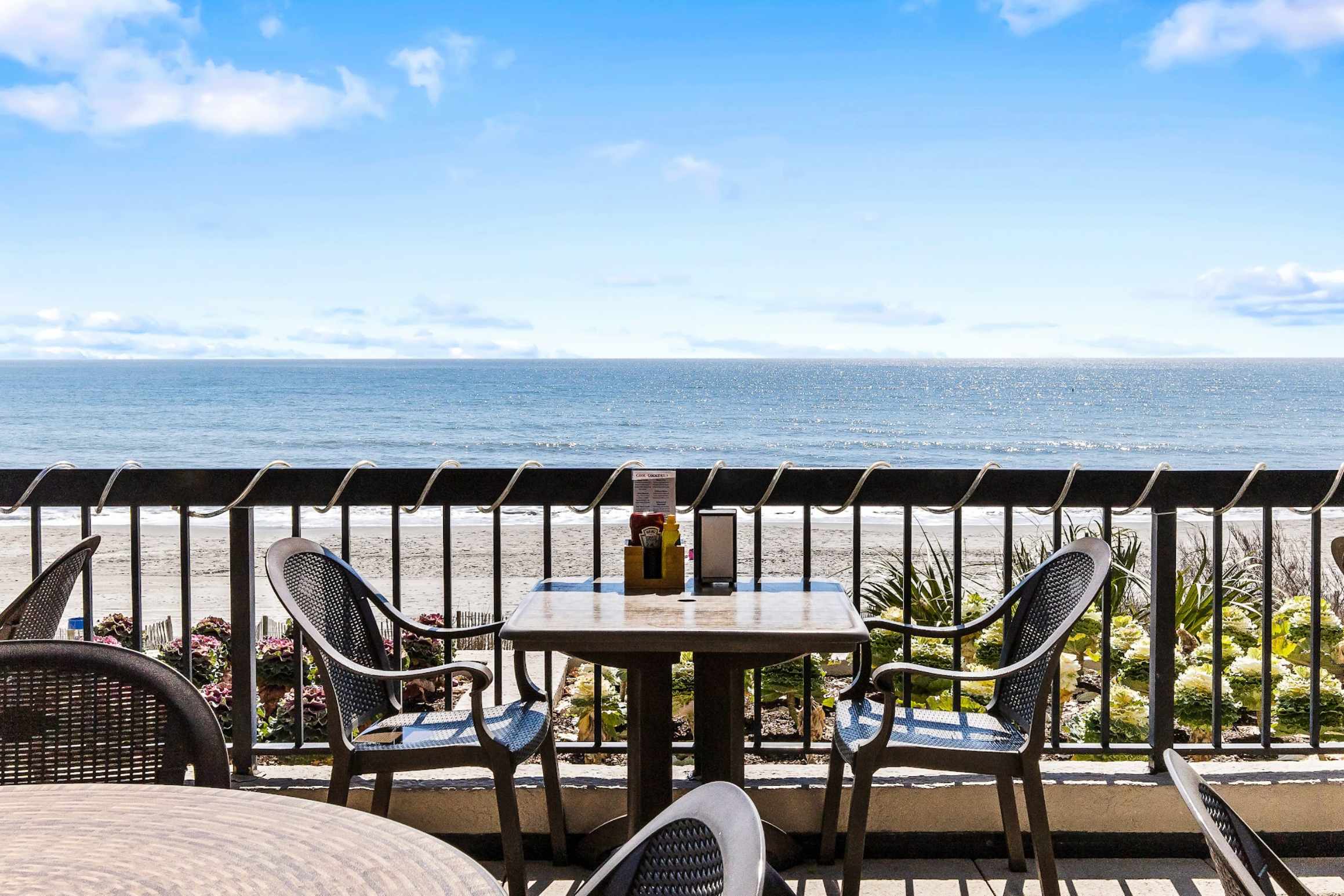 Oceanfront King ALL Amenities Pools Y52 | Photo 33