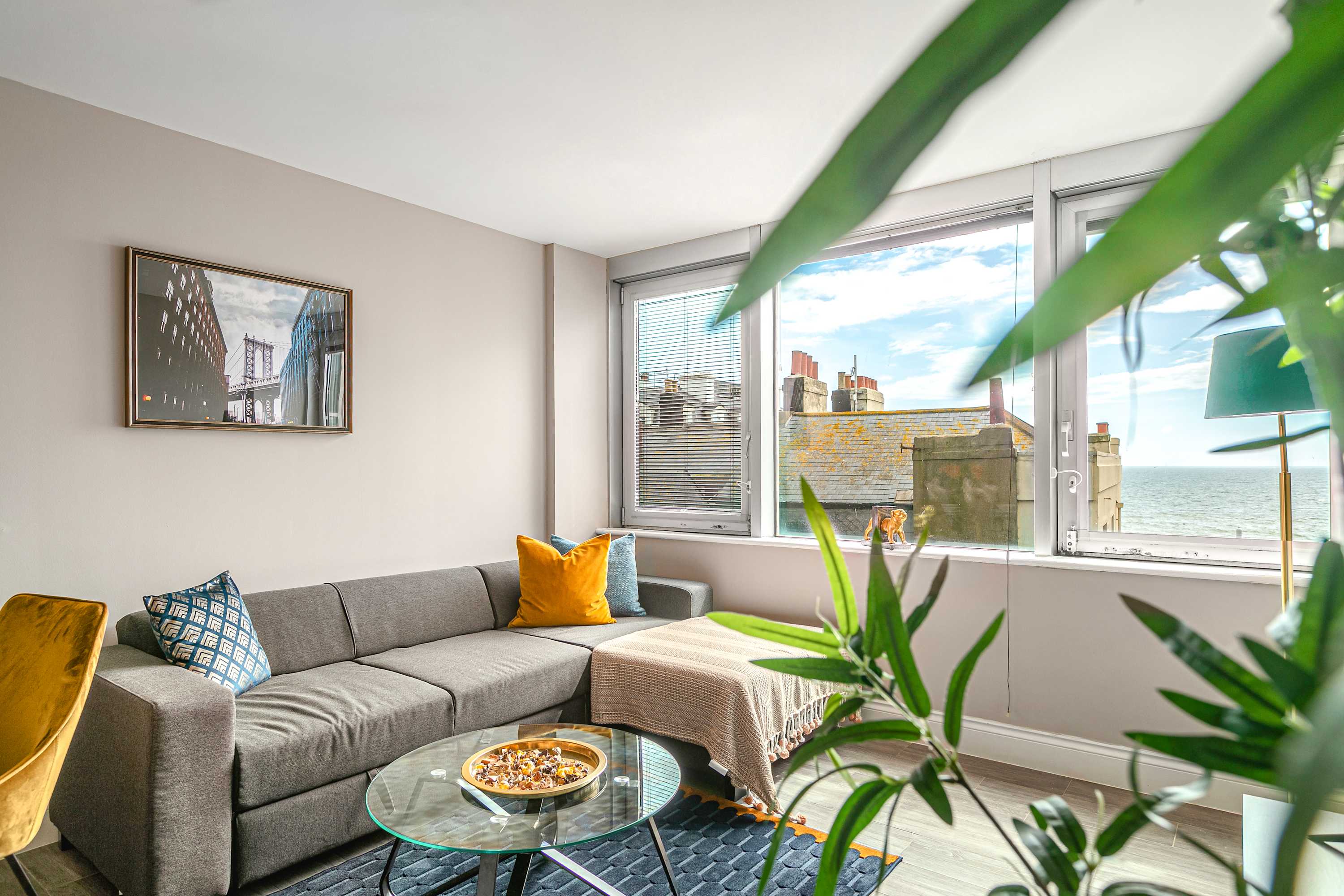 Central Brighton Lanes Apt | Beach, Pier, Sleeps 7 — Brighton, England — vacation rental