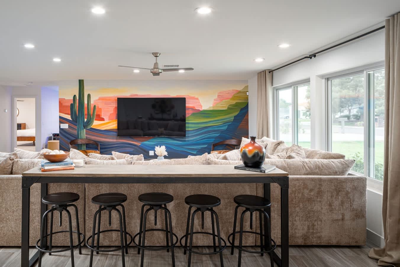 The Claremont: Chic Luxe, Putting Green & Pool