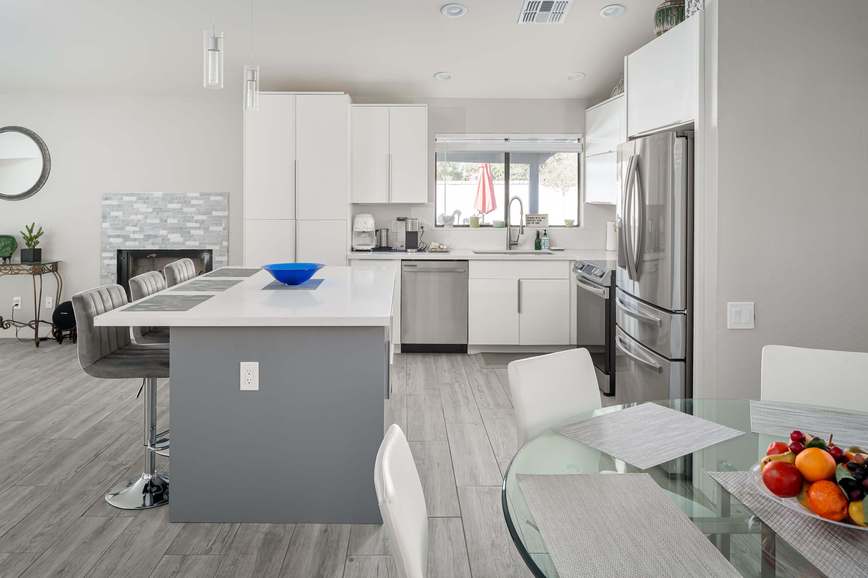 Fairbrook: Chic Design, Saltwater Pool w/ Hot Tub 4
