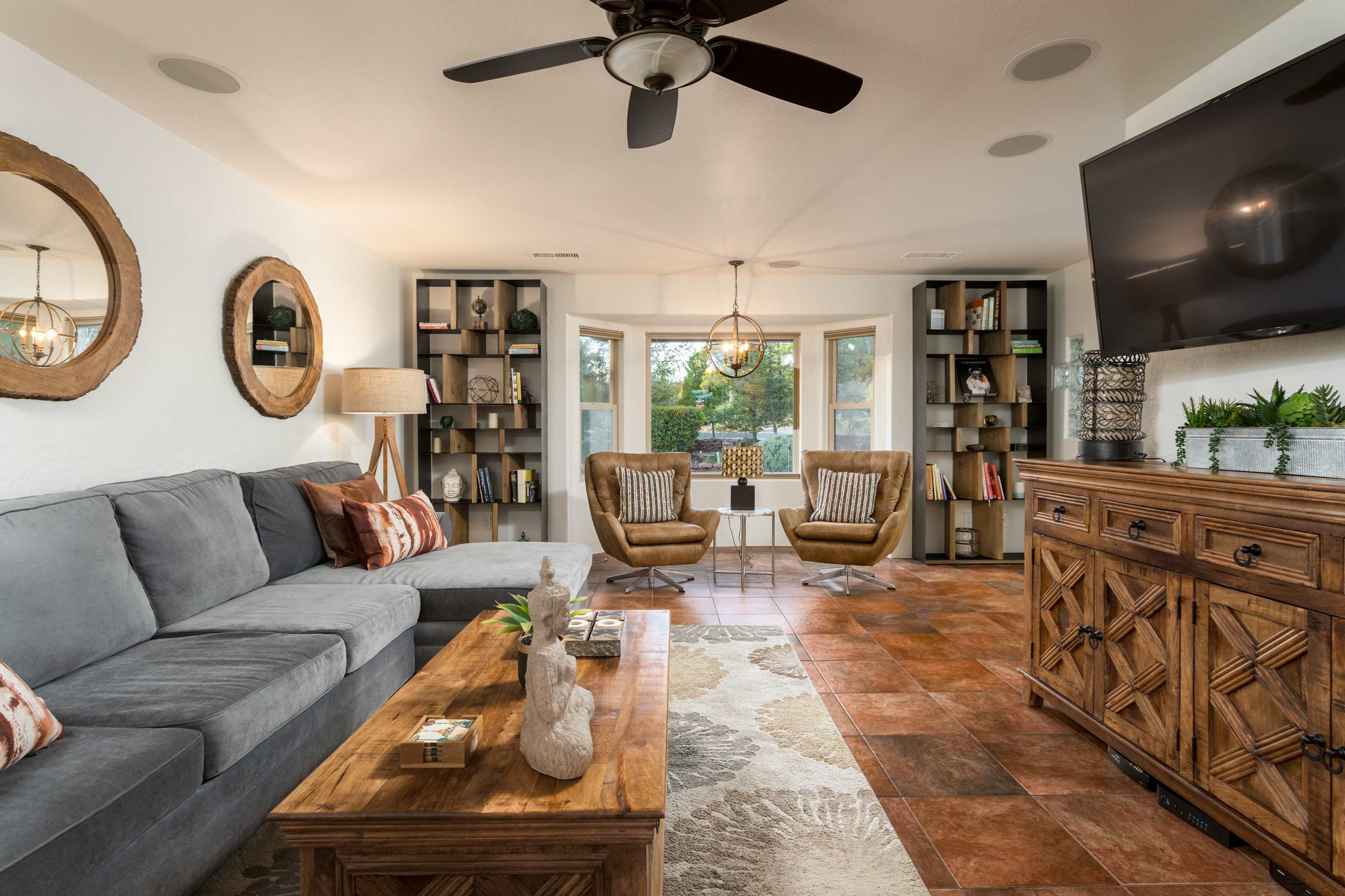 Scenic Trails And Cozy Patio Oasis - Exquisite Sedona Retreat - Sedona, AZ