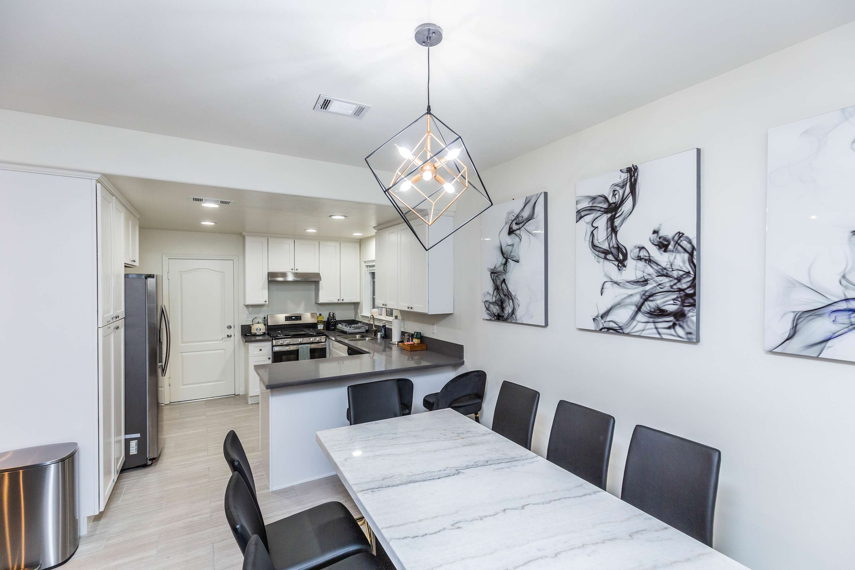 Pasadena 5 BR Furnished Home photo 2