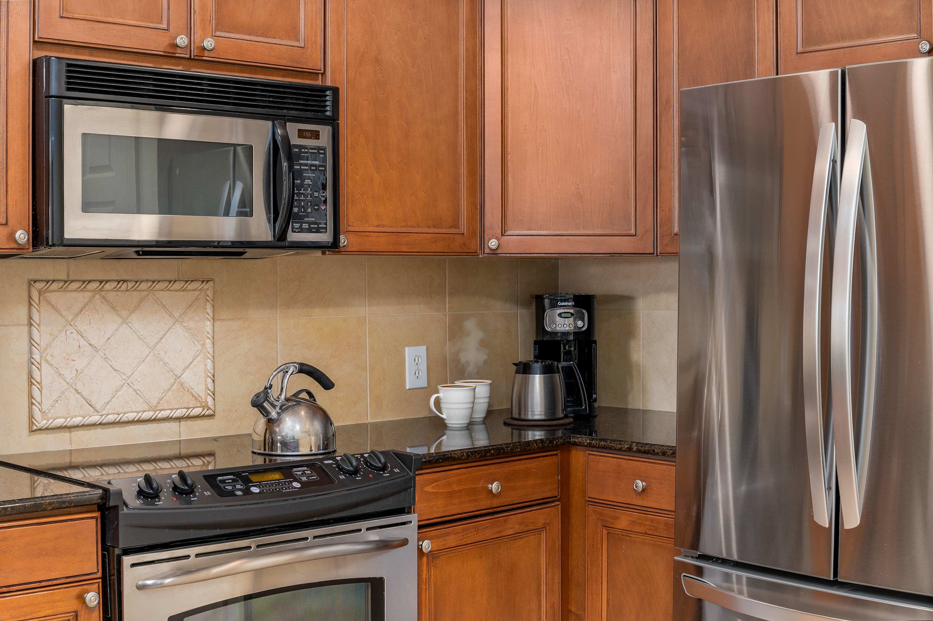 Condo w/ balcony & 12th hole golf view