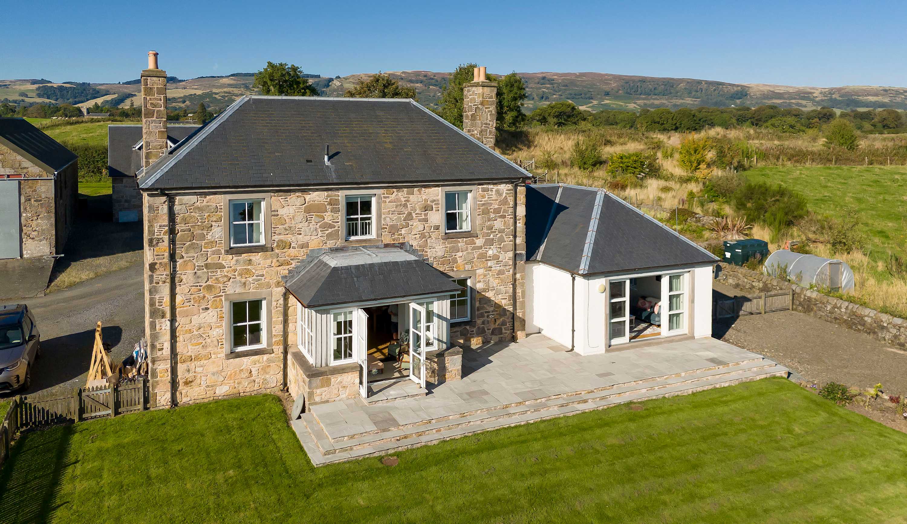 Farmhouse Retreat with Large Hot Tub in Drumcross Farmhouse, Drumcross Road PA7 5NU - Property image 38 - VivreStays
