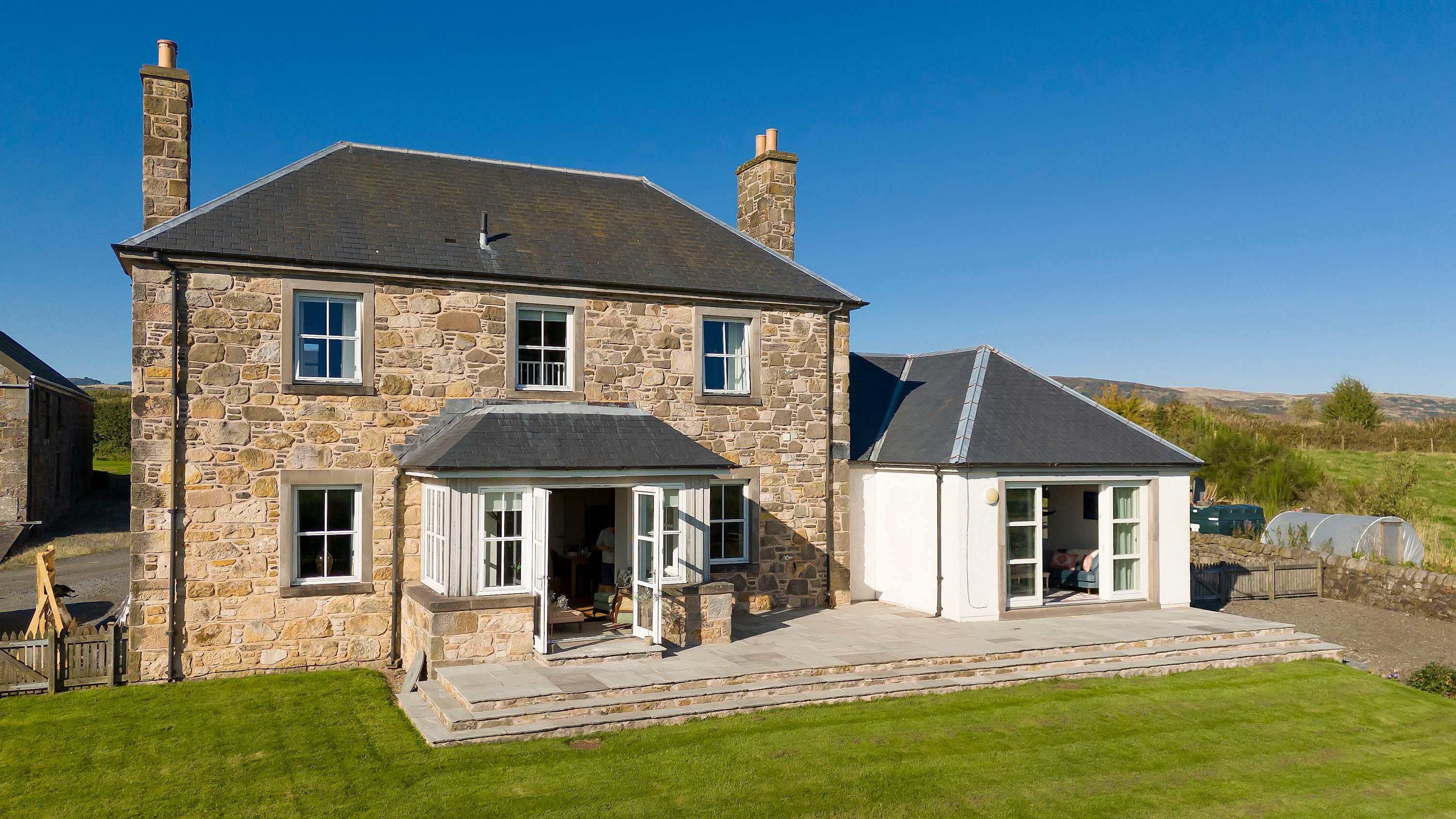 Farmhouse Retreat with Large Hot Tub in Drumcross Farmhouse, Drumcross Road PA7 5NU - Property image 20 - VivreStays