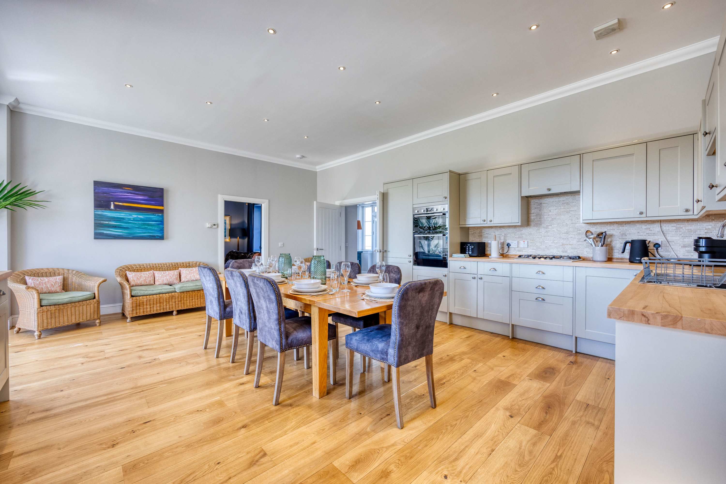 Farmhouse Retreat with Large Hot Tub in Drumcross Farmhouse, Drumcross Road PA7 5NU - Property image 11 - VivreStays