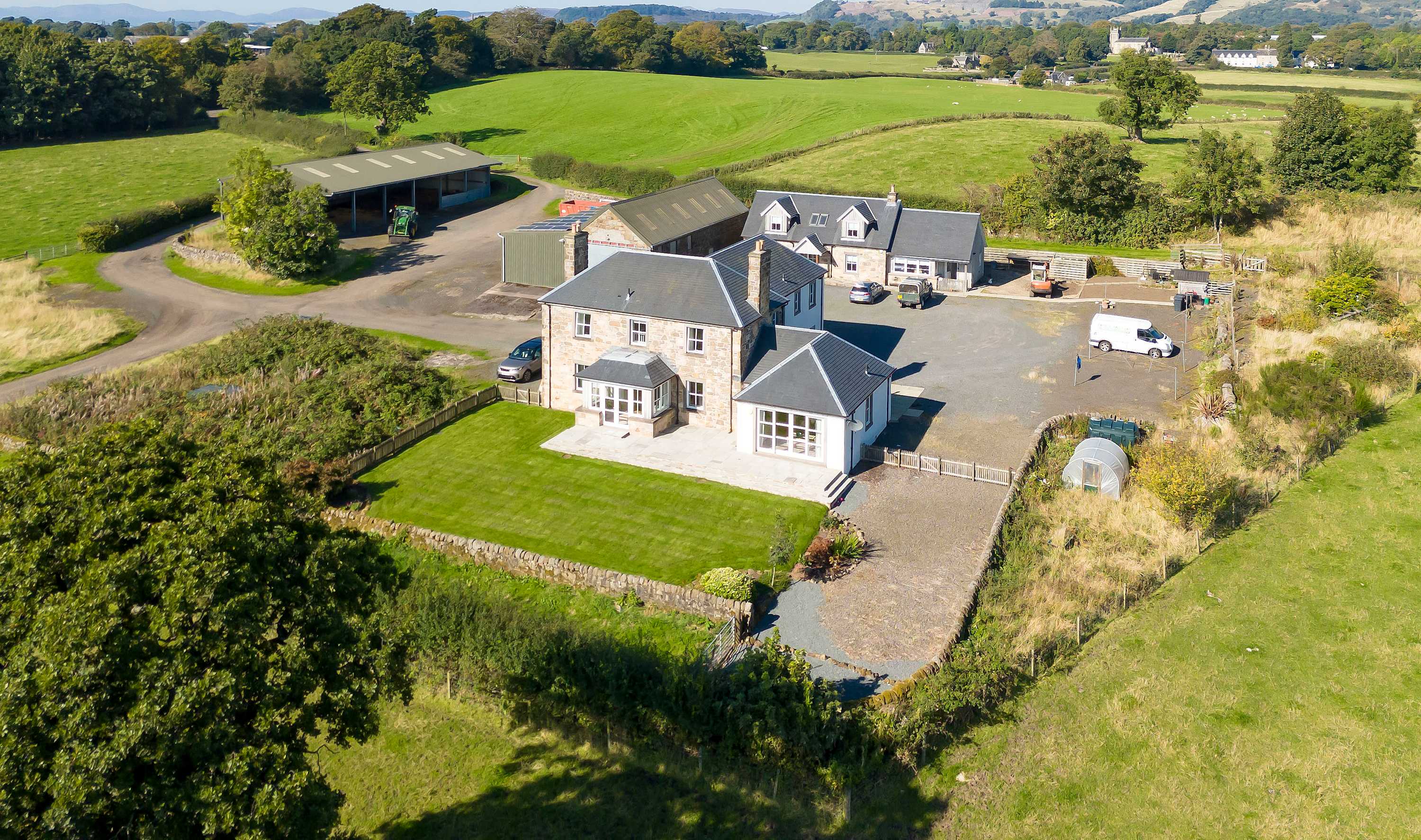 Farmhouse Retreat with Large Hot Tub in Drumcross Farmhouse, Drumcross Road PA7 5NU - Property image 34 - VivreStays