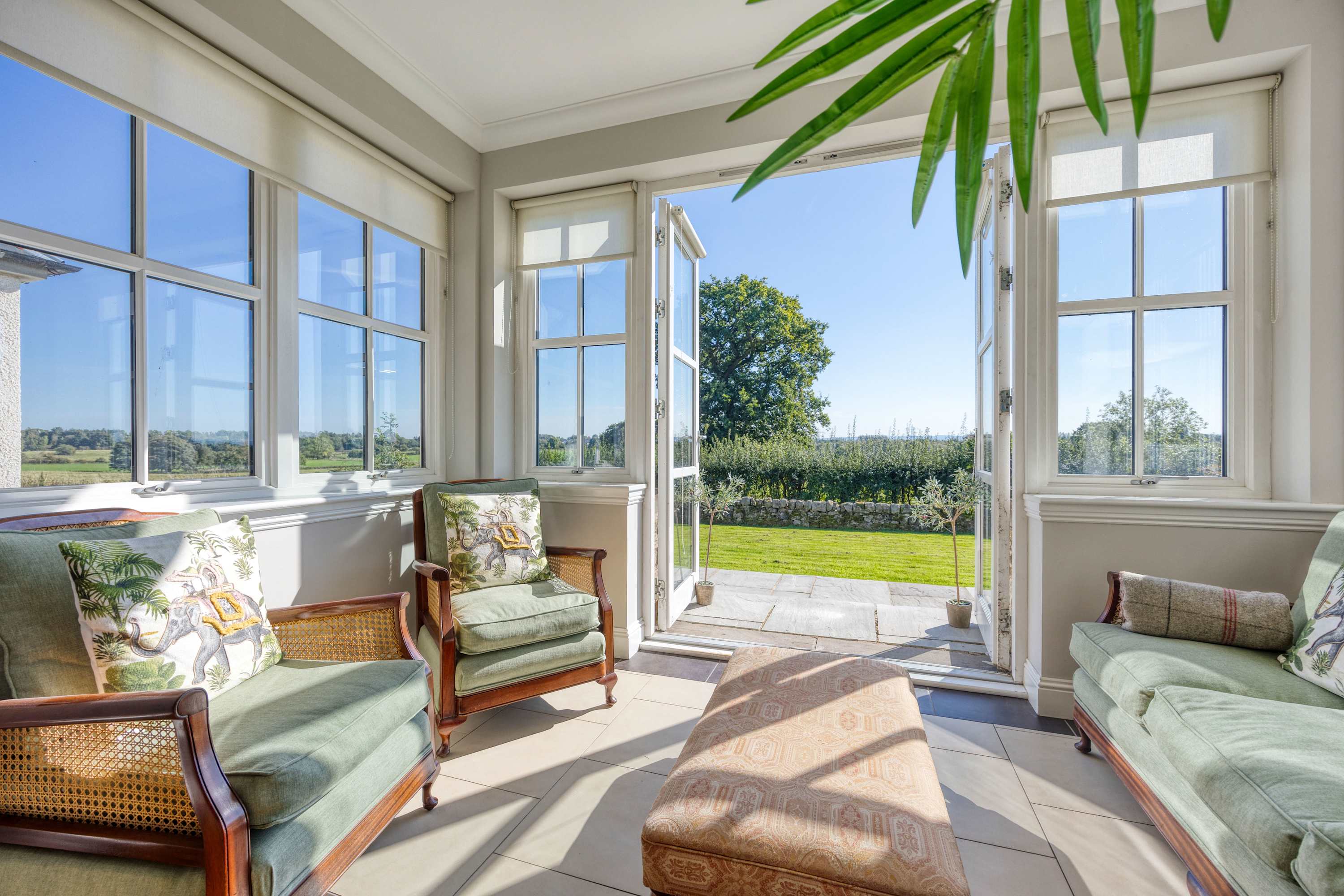 Farmhouse Retreat with Large Hot Tub in Drumcross Farmhouse, Drumcross Road PA7 5NU - Property image 19 - VivreStays