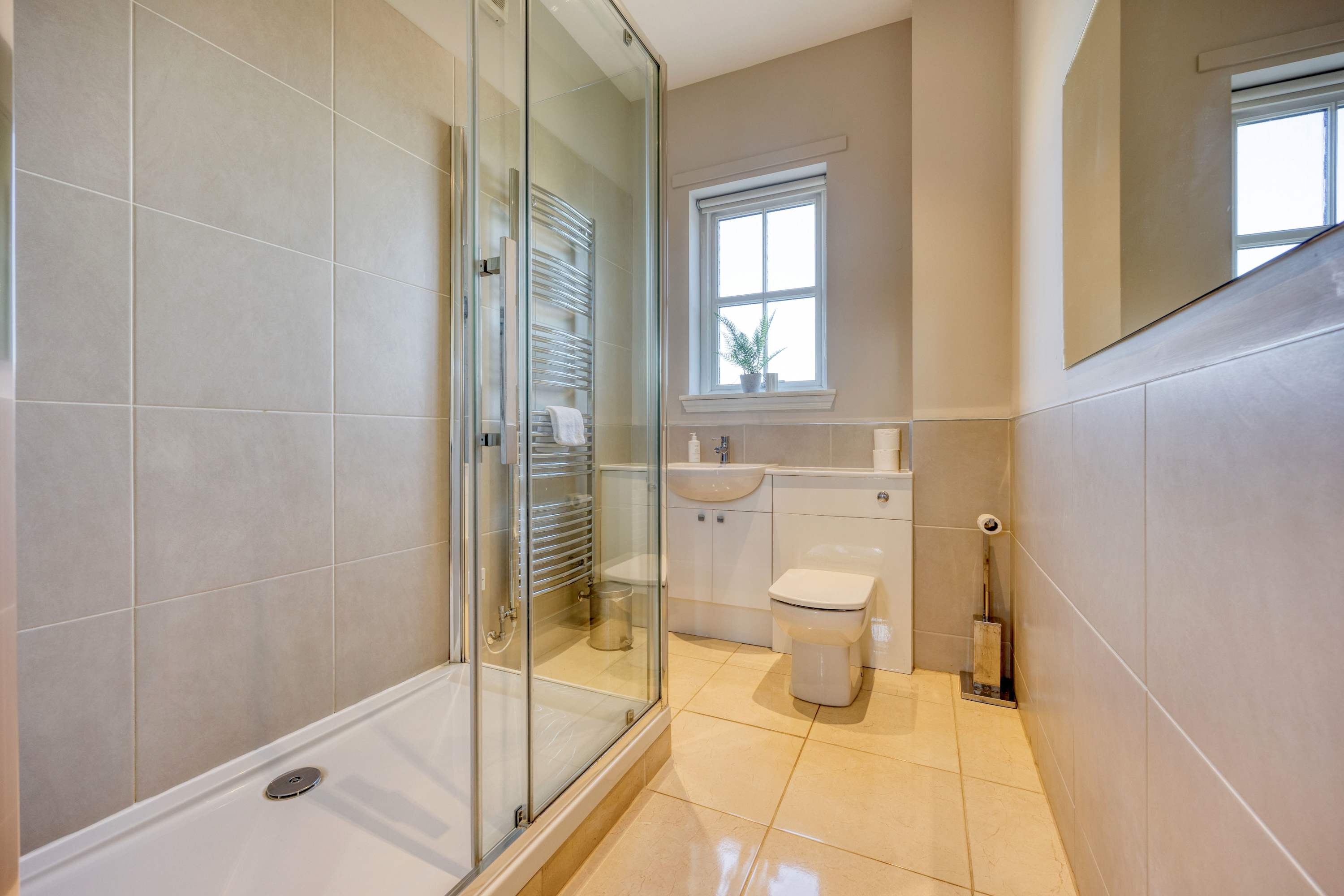 Farmhouse Retreat with Large Hot Tub in Drumcross Farmhouse, Drumcross Road PA7 5NU - Property image 10 - VivreStays