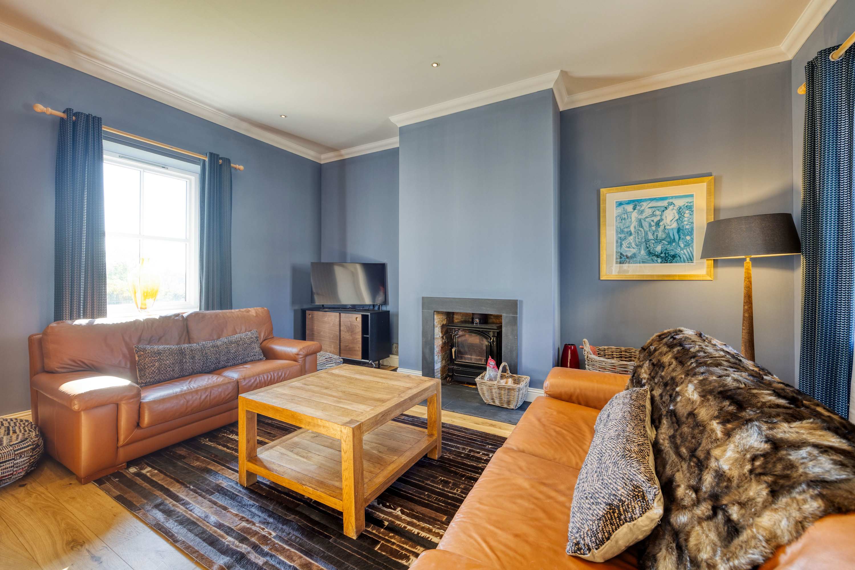 Farmhouse Retreat with Large Hot Tub in Drumcross Farmhouse, Drumcross Road PA7 5NU - Property image 24 - VivreStays