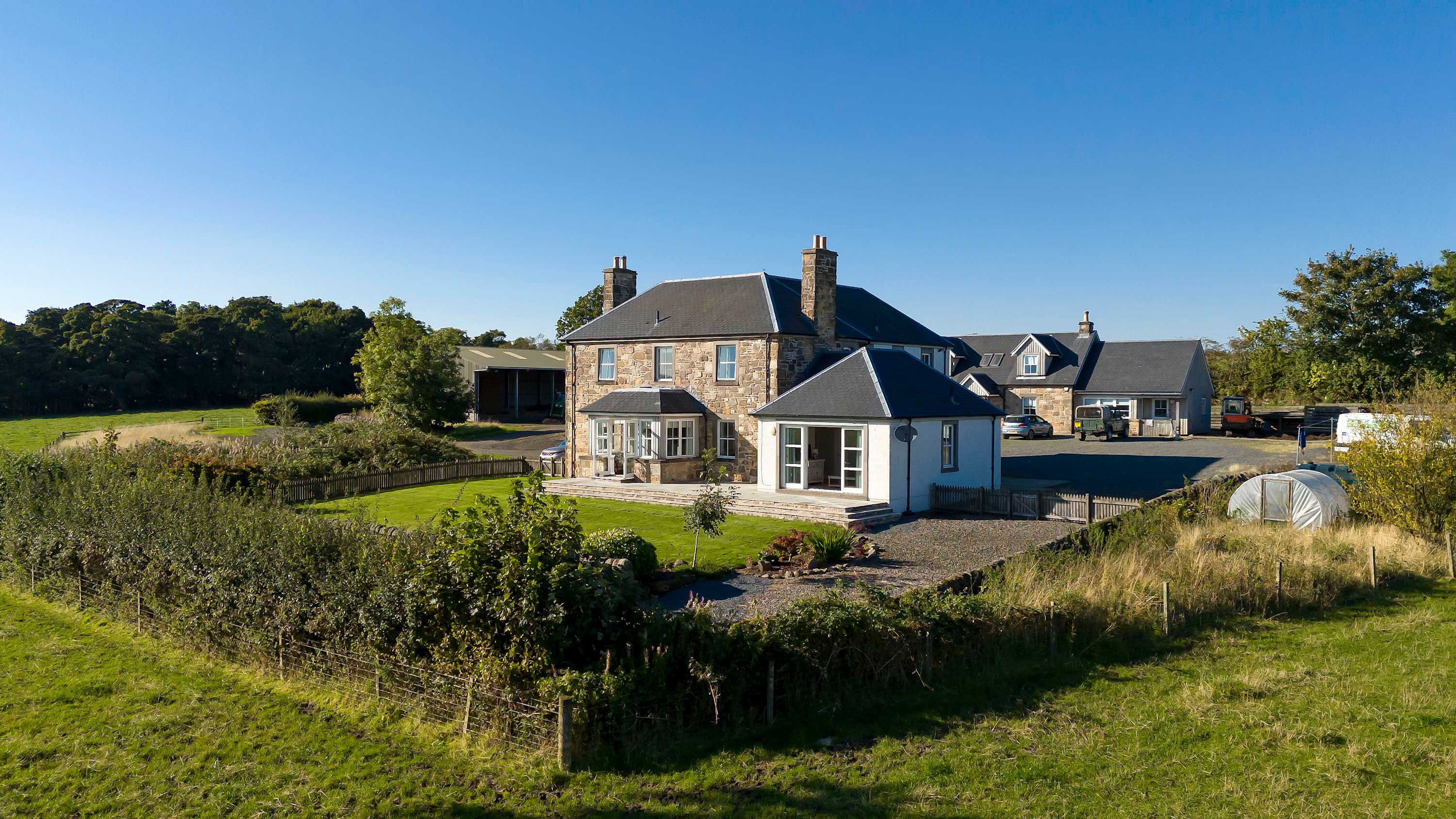Farmhouse Retreat with Large Hot Tub in Drumcross Farmhouse, Drumcross Road PA7 5NU - Property image 26 - VivreStays