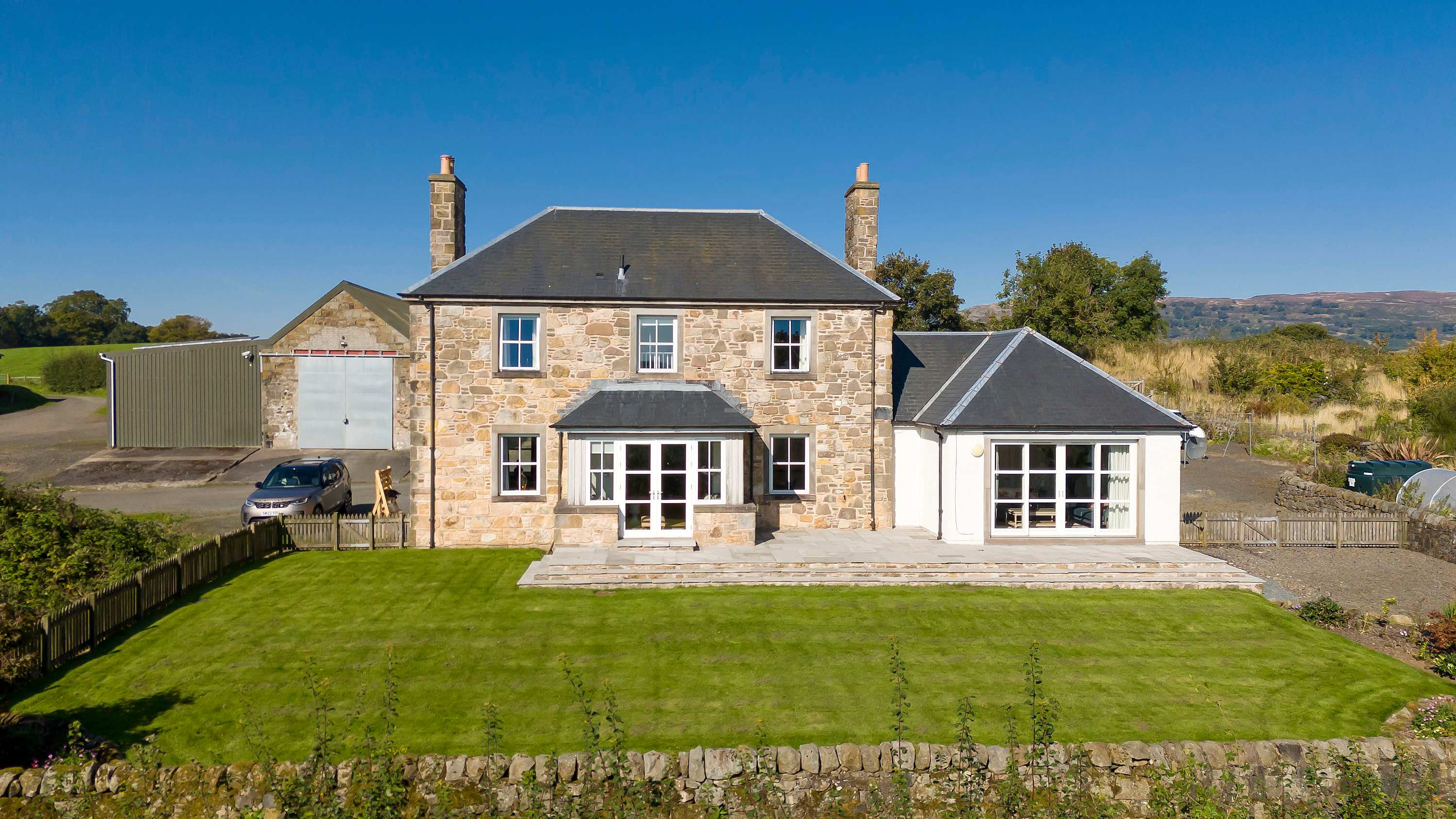 Farmhouse Retreat with Large Hot Tub in Drumcross Farmhouse, Drumcross Road PA7 5NU - Property image 28 - VivreStays
