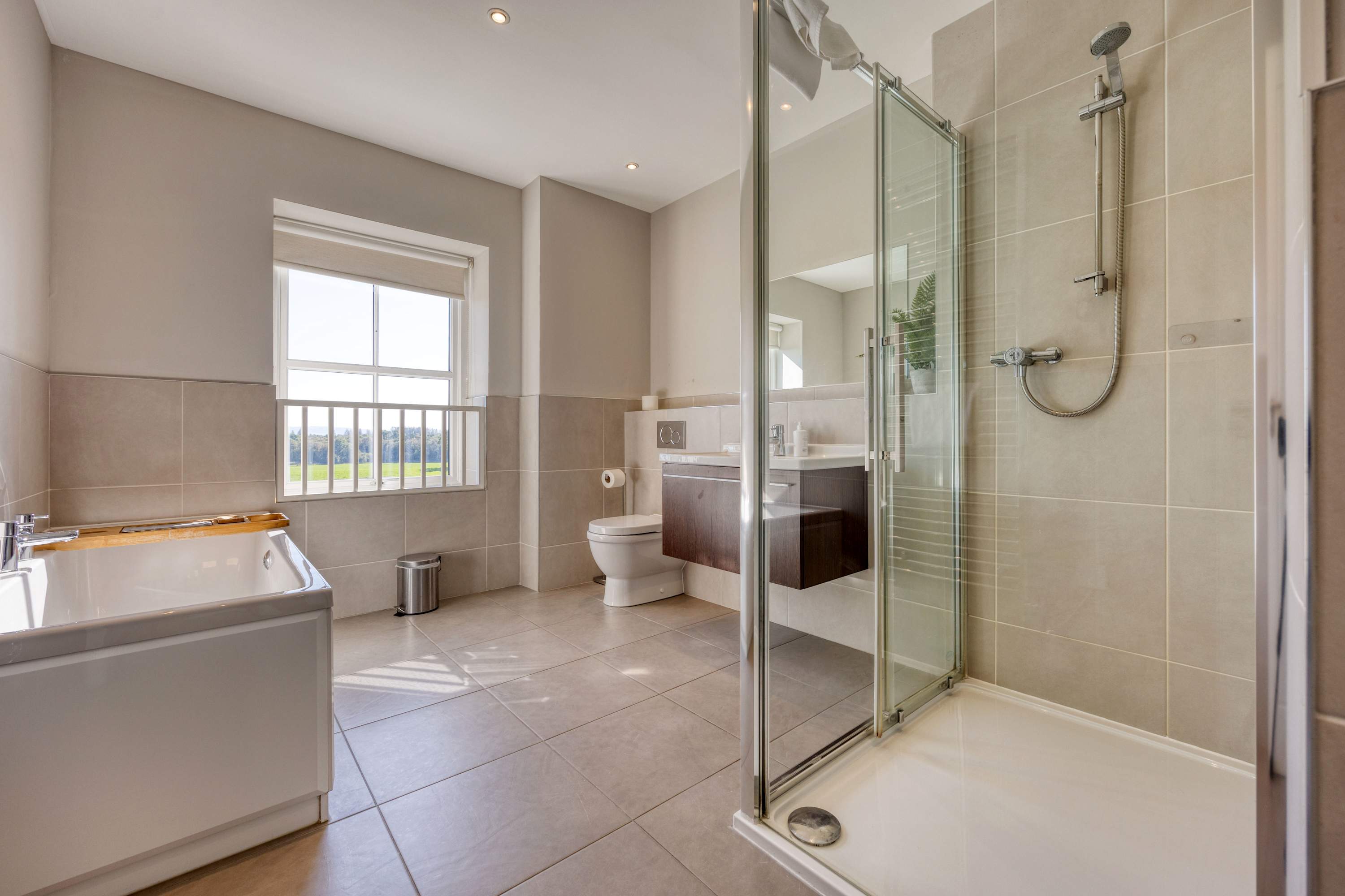 Farmhouse Retreat with Large Hot Tub in Drumcross Farmhouse, Drumcross Road PA7 5NU - Property image 31 - VivreStays