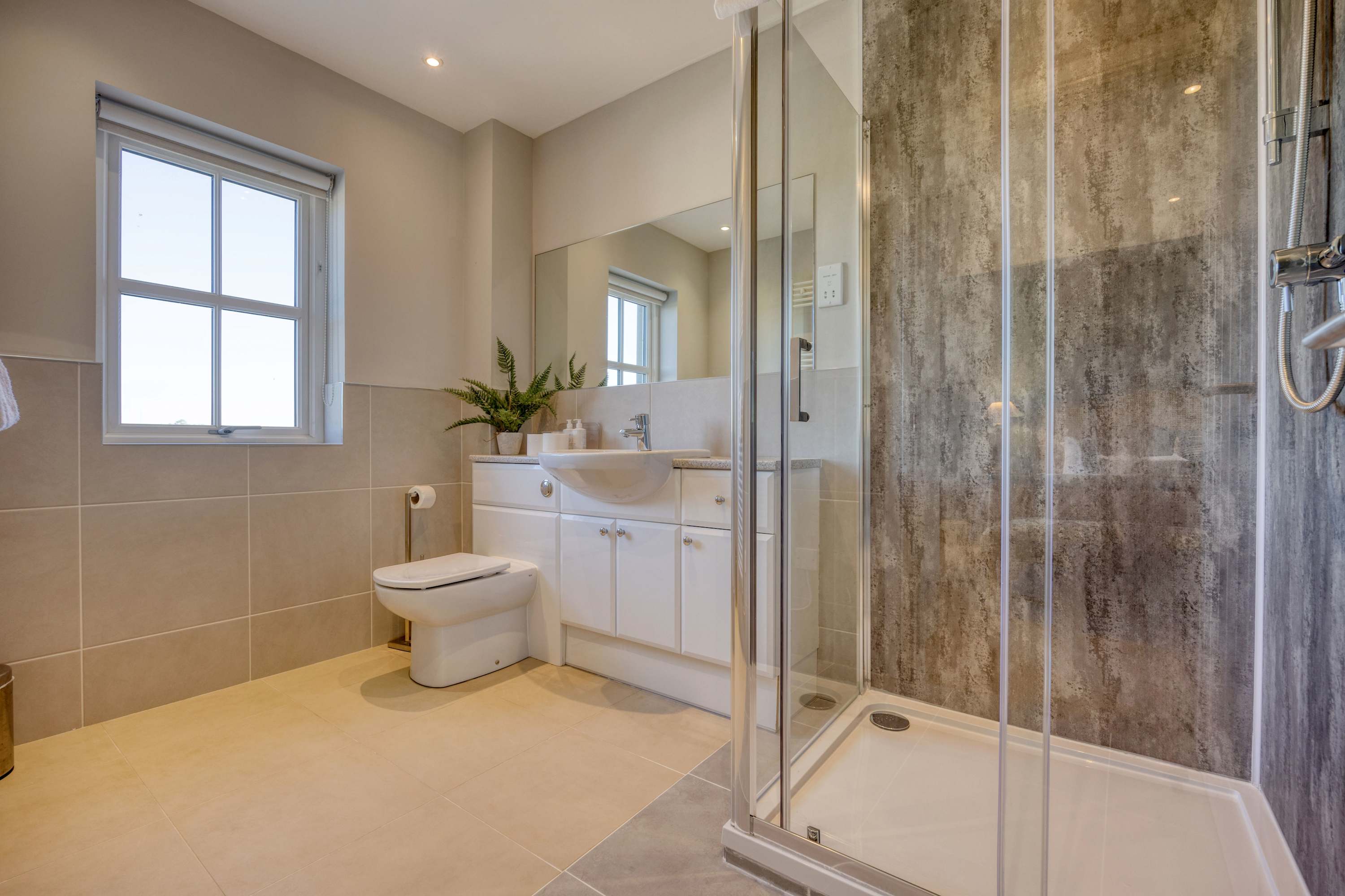 Farmhouse Retreat with Large Hot Tub in Drumcross Farmhouse, Drumcross Road PA7 5NU - Property image 7 - VivreStays