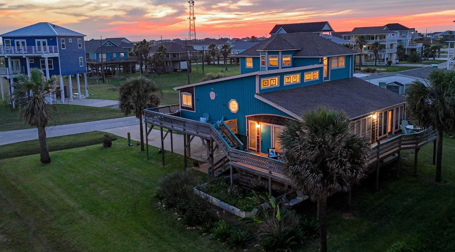 Blue Dolphin Unique Kiddo Fun Loft Walk 2 Beach