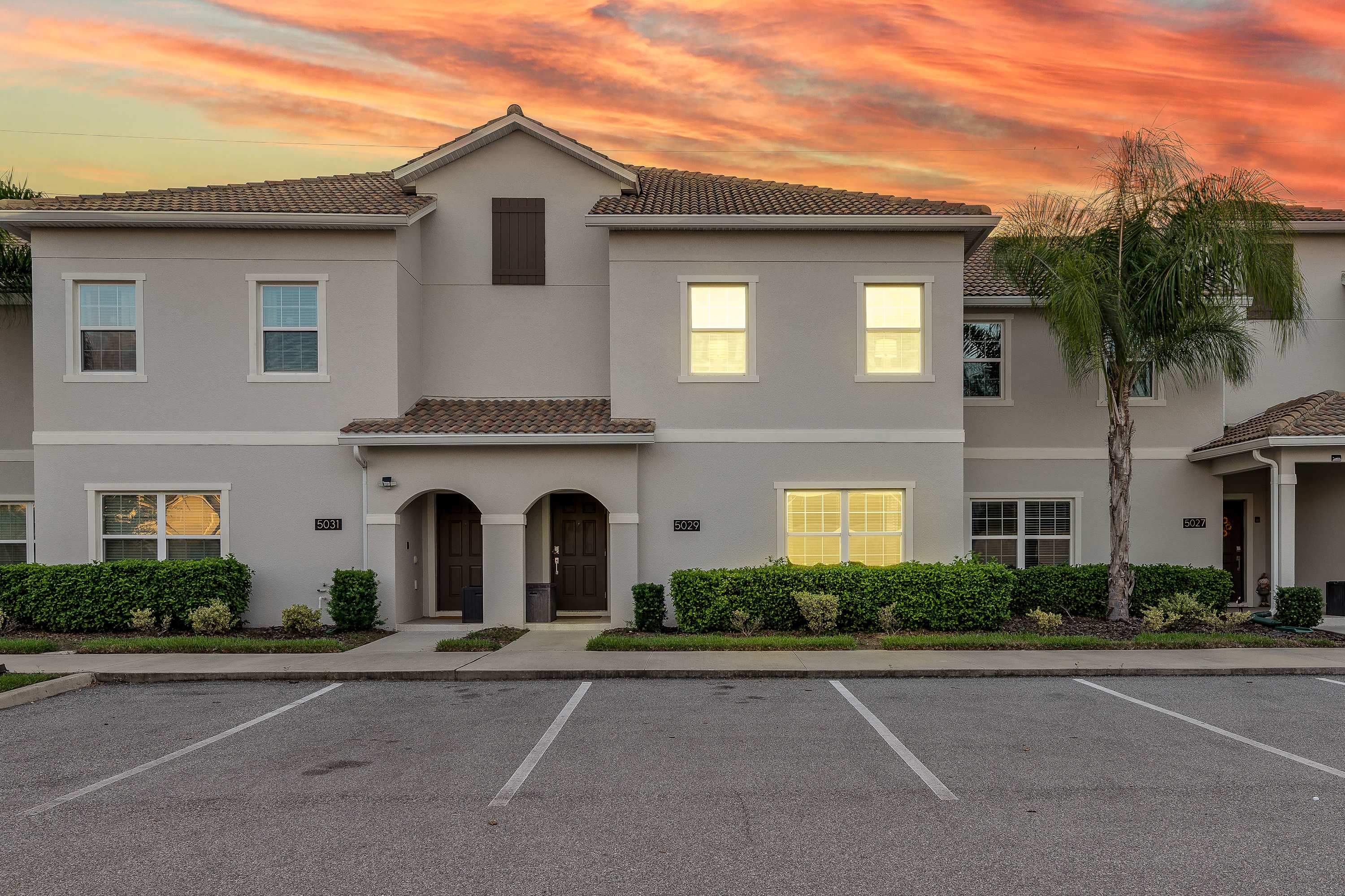 Townhome near Disney w/ private pool