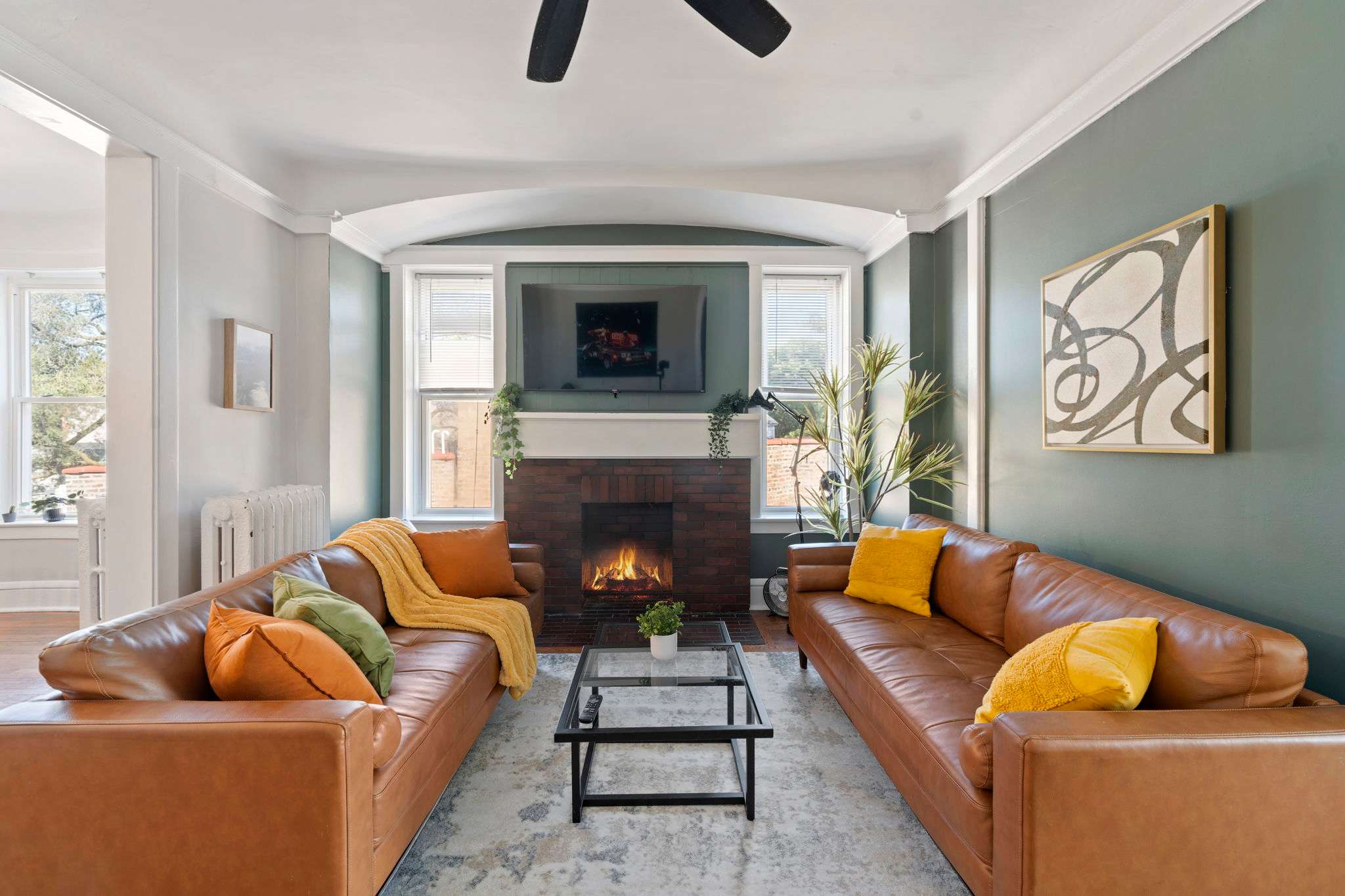 Skyline Escape in Historic Chicago Sleeping 10 — Chicago, IL — vacation rental