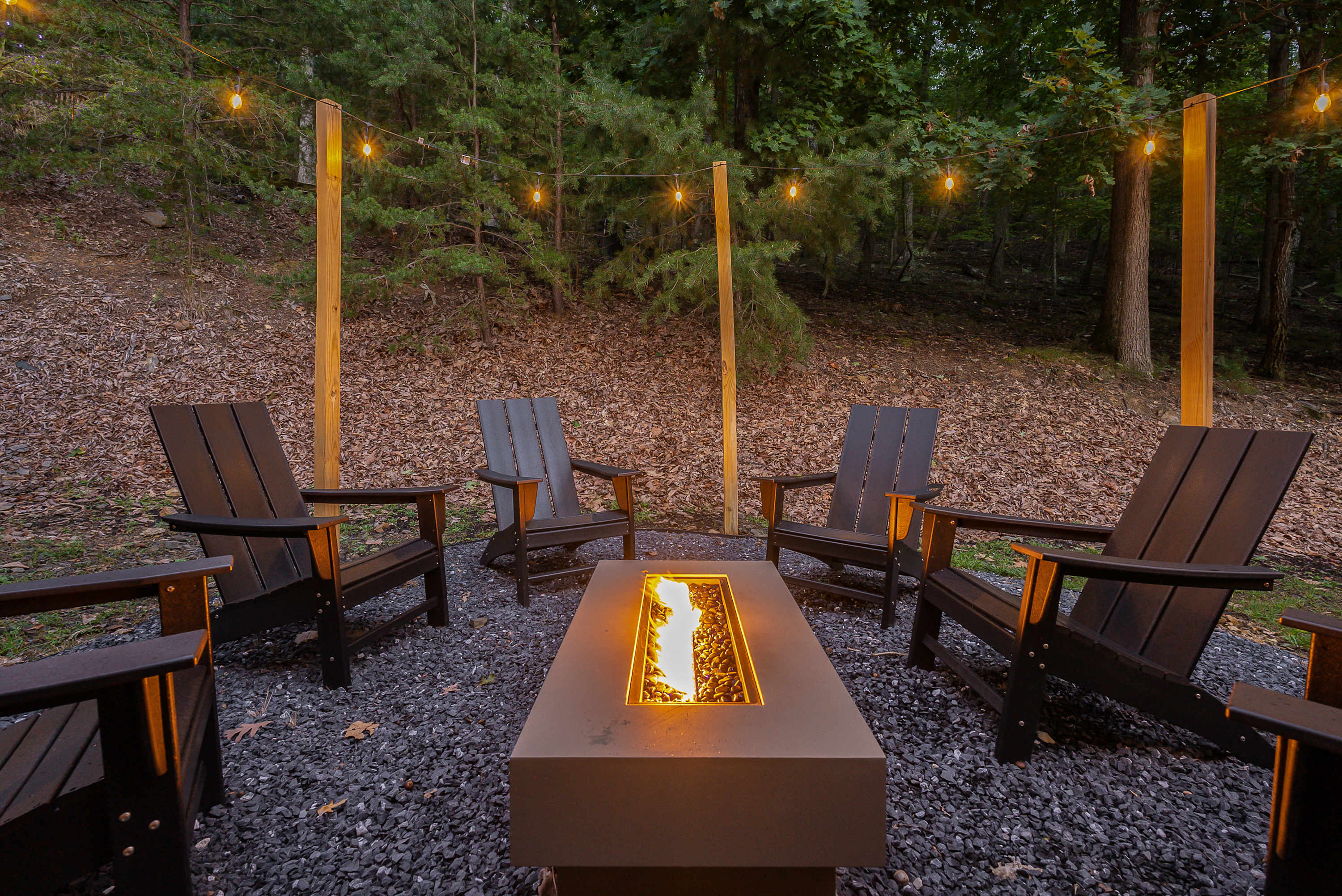 Hot Tub ~ Fire Pit ~ Pool Table ~ Movie Theater