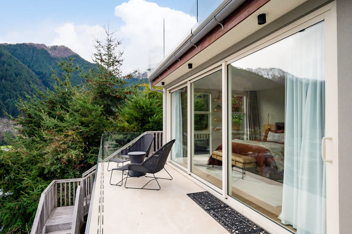 Private Master Bedroom Patio with Lake Wakatipu Views
Step out from the master bedroom onto your private patio, offering breathtaking views of Lake Wakatipu and Queenstown’s surrounding mountains. 