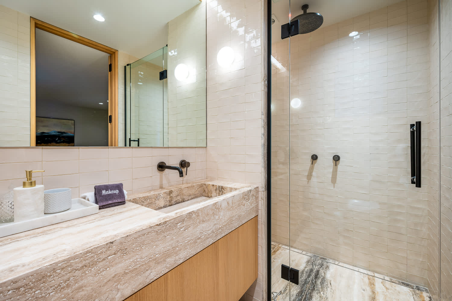 Elegant Ensuite Bathroom with Modern Features
Step into this luxurious ensuite bathroom, featuring sleek contemporary design, a spacious walk-in shower, and high-end fixtures. Pamper yourself with premium bath amenities in a serene setting.