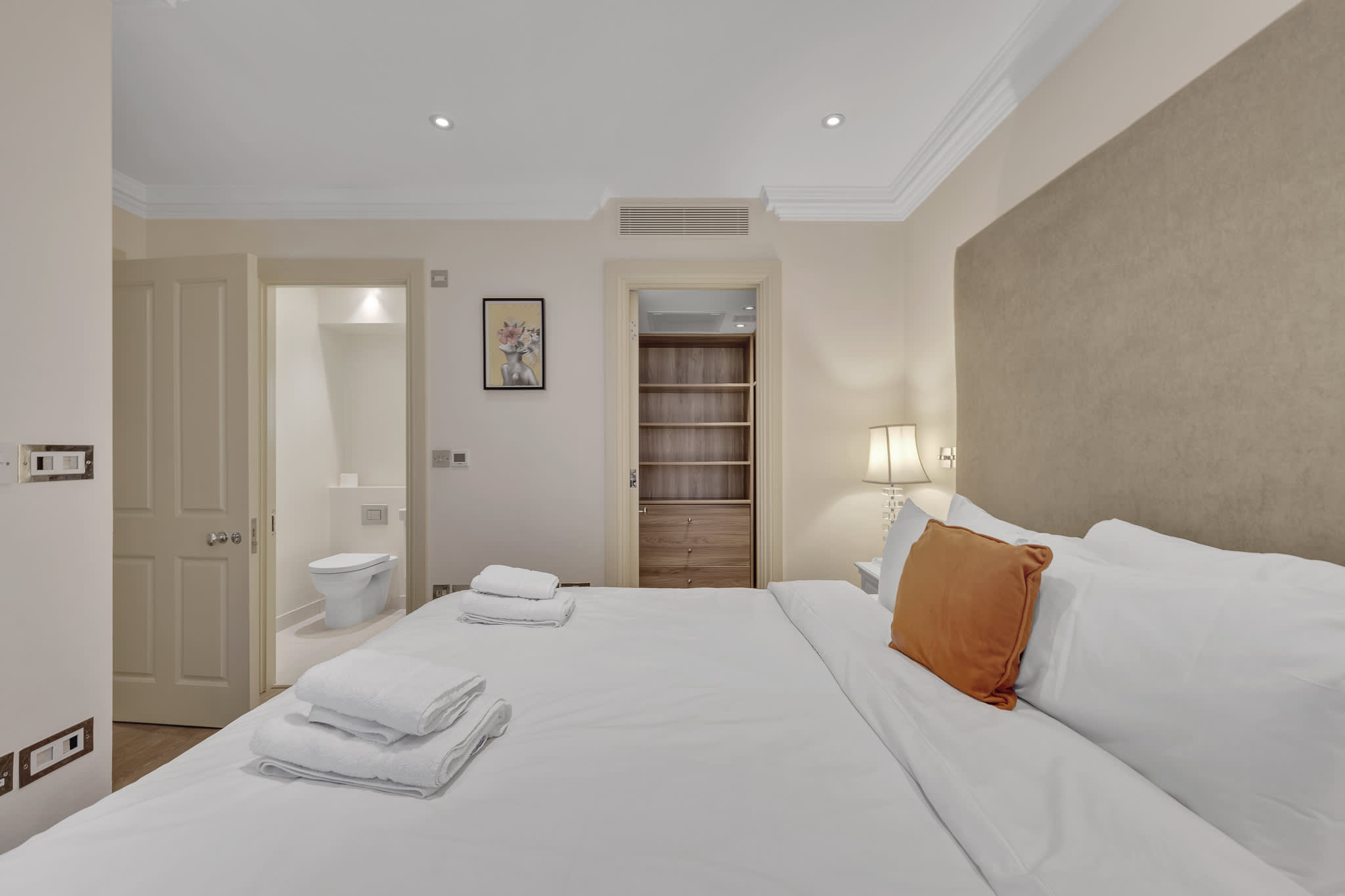 Luxury Four-Bedroom House in Mayfair in Shepherd Street W1J - Property image 9 - VivreStays
