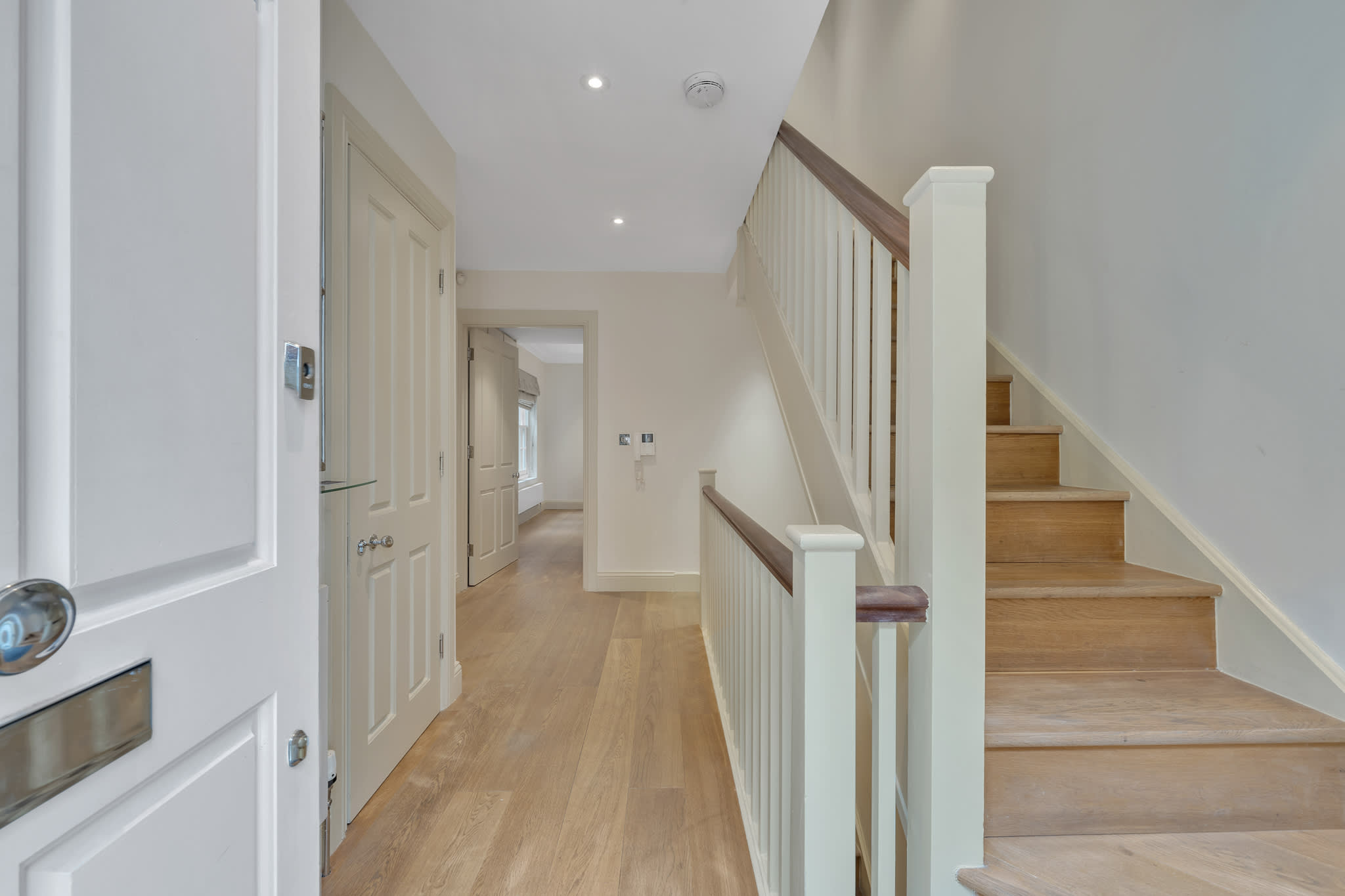 Luxury Four-Bedroom House in Mayfair in Shepherd Street W1J - Property image 15 - VivreStays