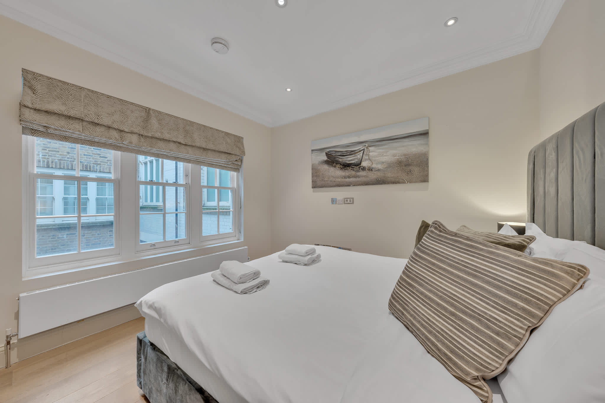 Luxury Four-Bedroom House in Mayfair in Shepherd Street W1J - Property image 13 - VivreStays