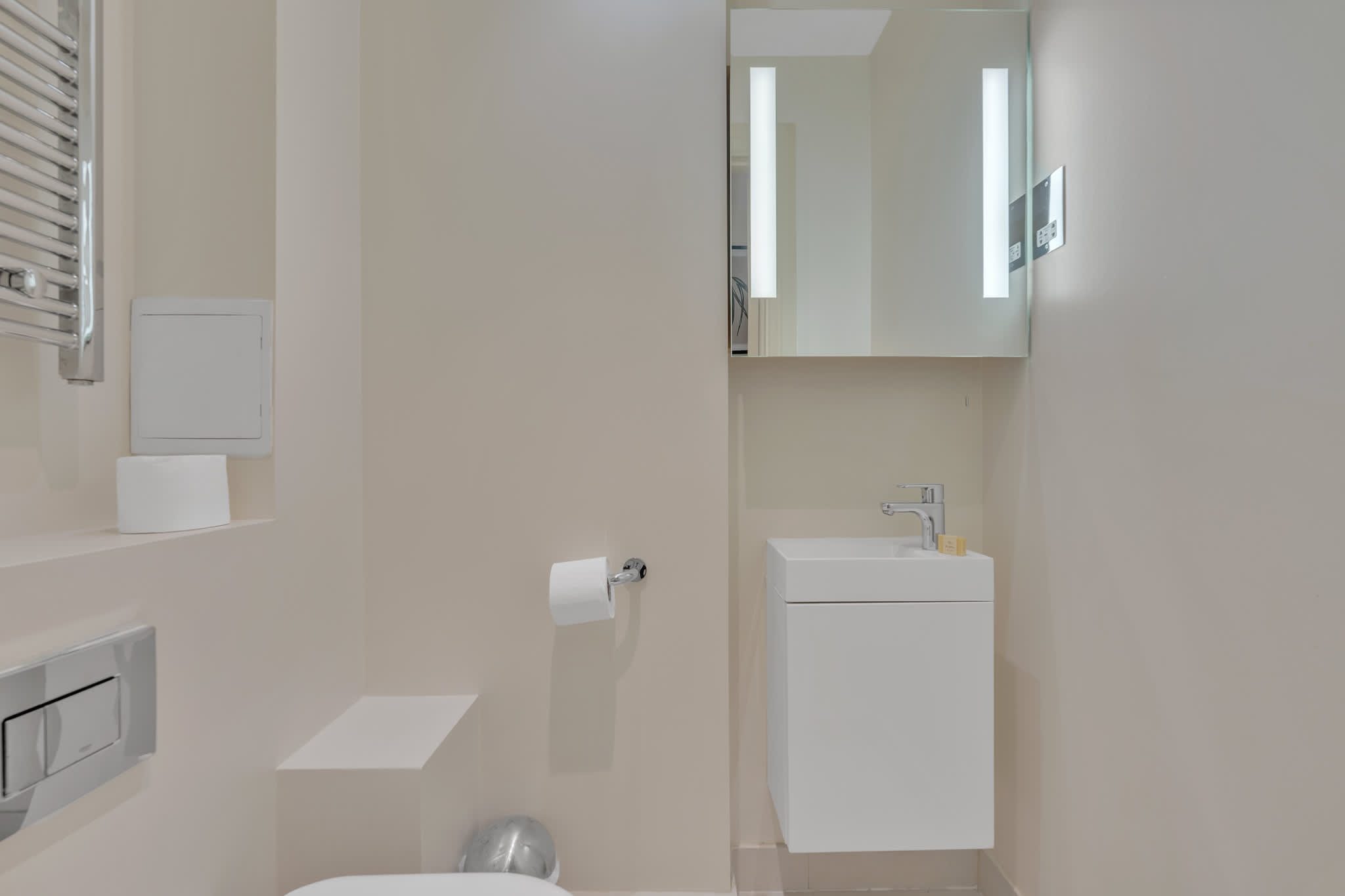Luxury Four-Bedroom House in Mayfair in Shepherd Street W1J - Property image 23 - VivreStays