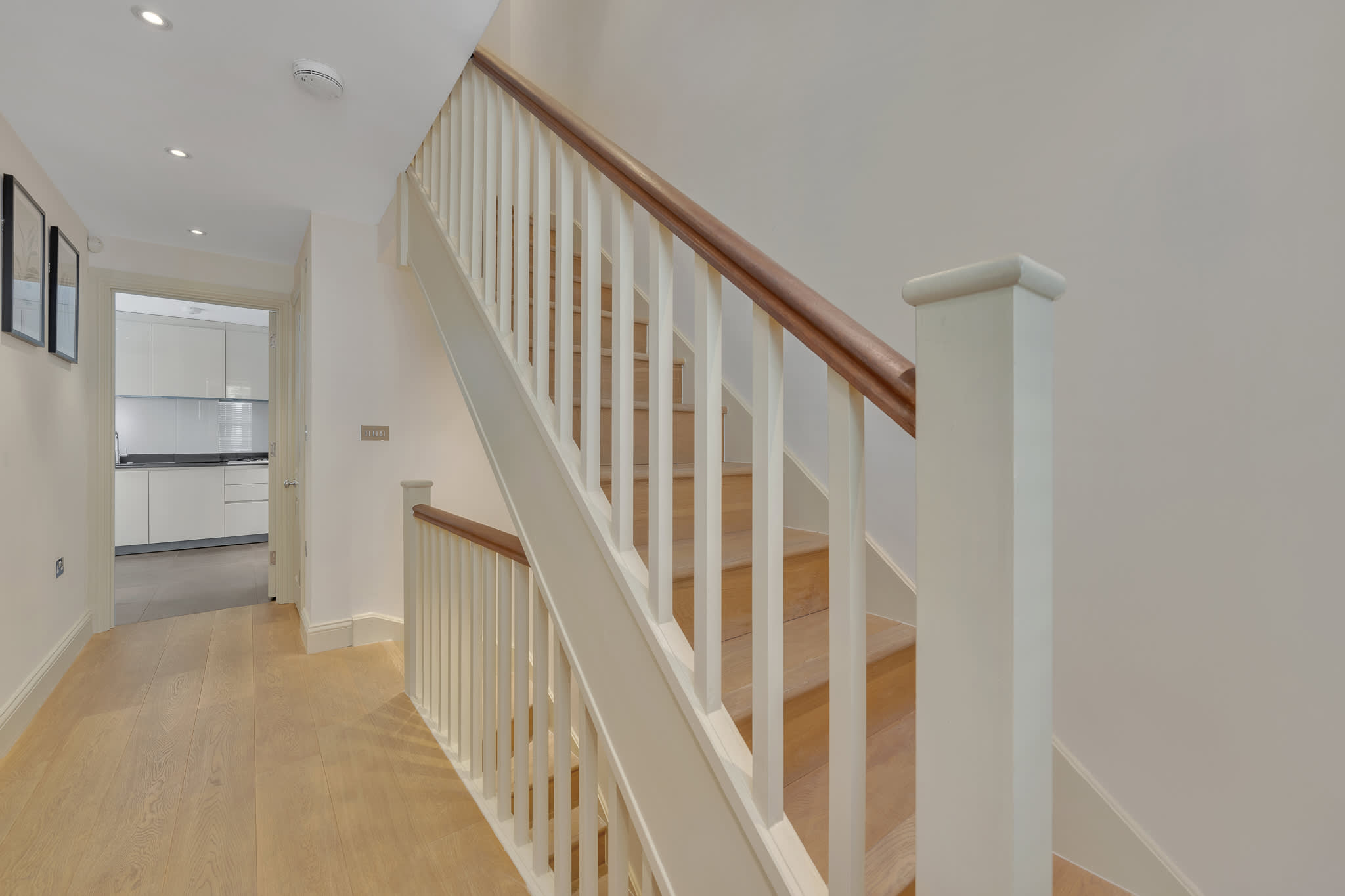 Luxury Four-Bedroom House in Mayfair in Shepherd Street W1J - Property image 22 - VivreStays