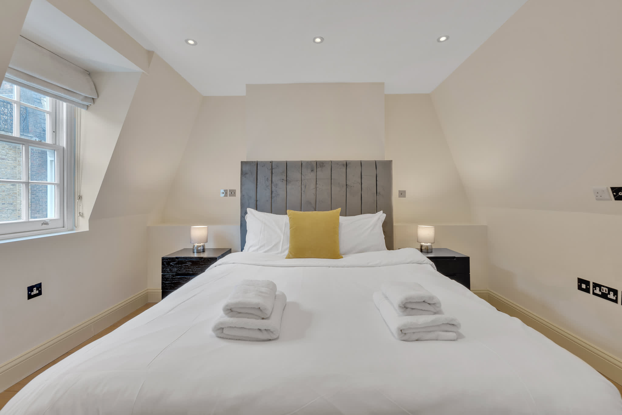 Luxury Four-Bedroom House in Mayfair in Shepherd Street W1J - Property image 2 - VivreStays