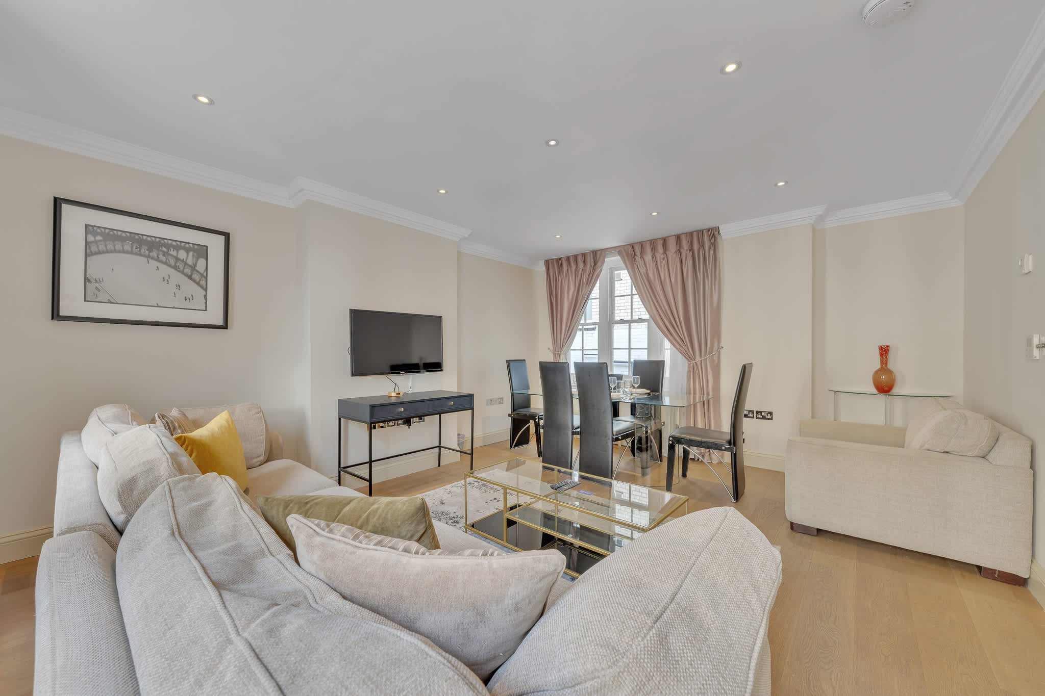 Luxury Four-Bedroom House in Mayfair in Shepherd Street W1J - Property image 20 - VivreStays