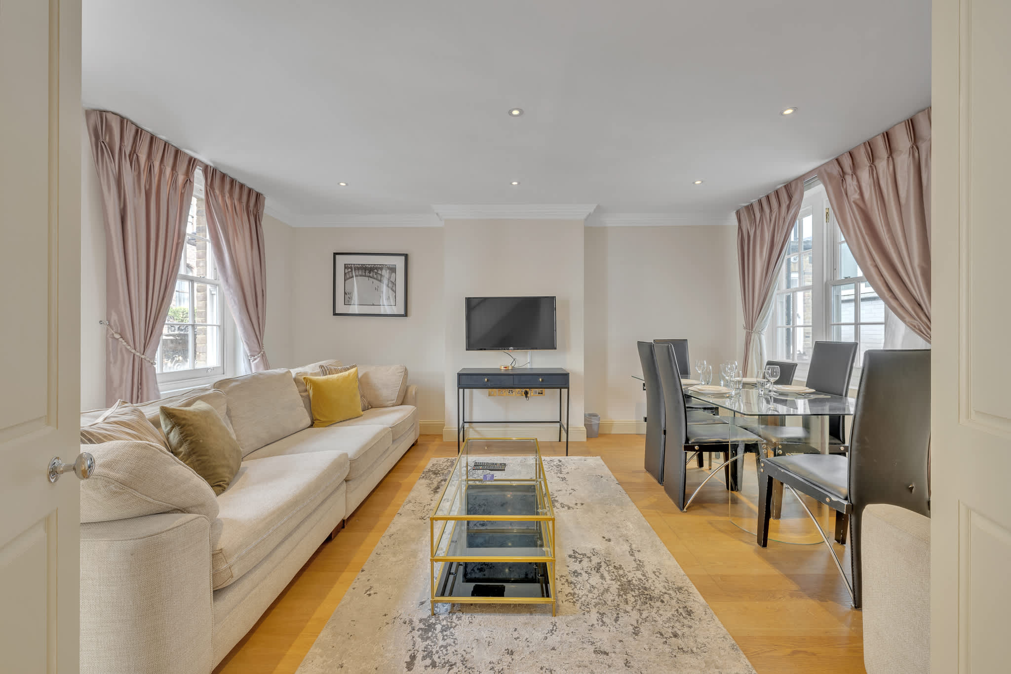 Luxury Four-Bedroom House in Mayfair in Shepherd Street W1J - Property image 8 - VivreStays