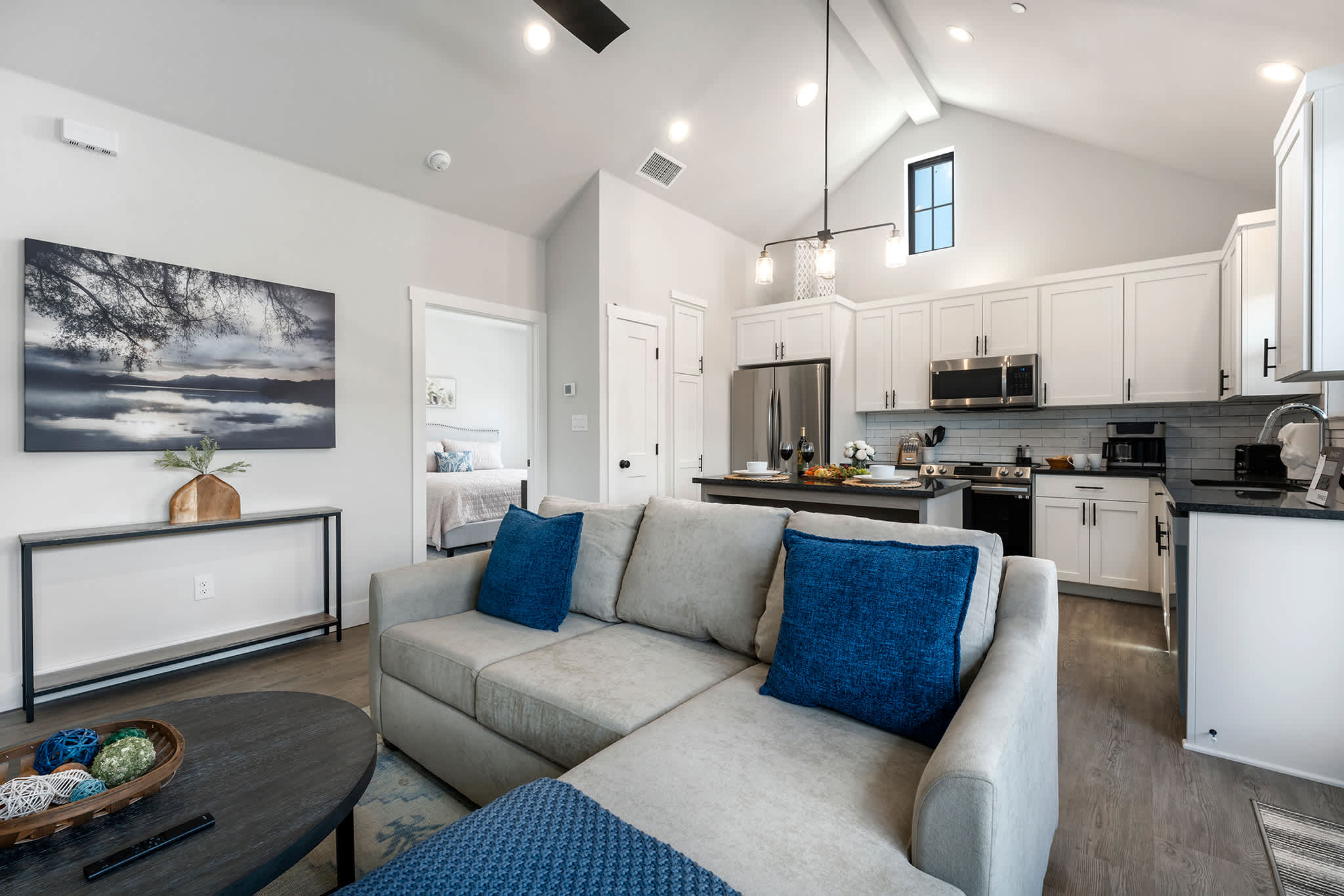 Eagle's Hideaway 101 - Hot Tub, 5 Min to Main — Fredericksburg, TX — vacation rental