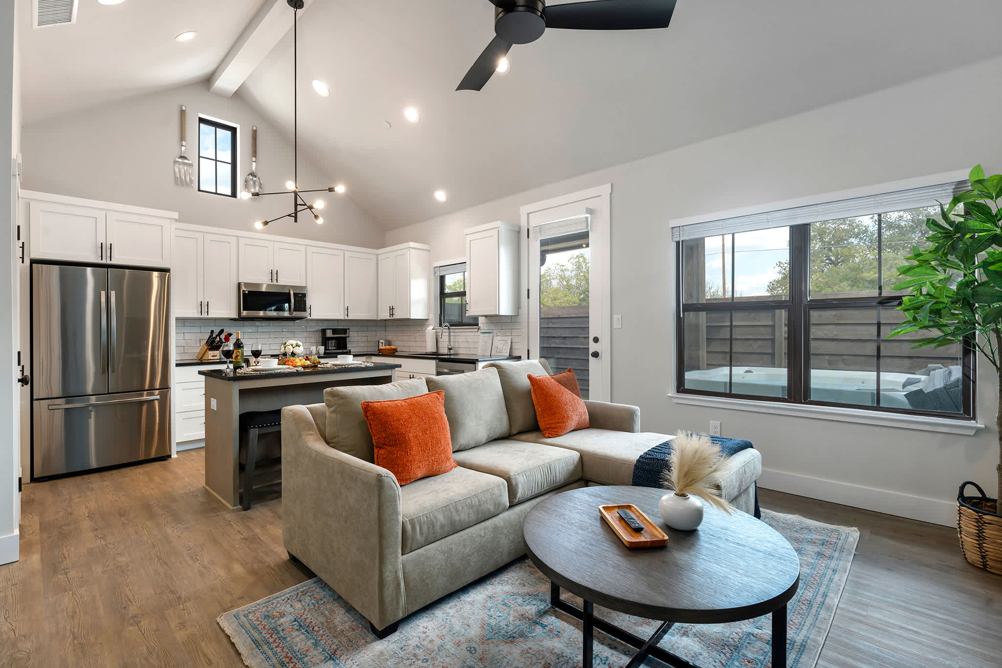 Eagle's Nesting 104 - Hot Tub, Close to Downtown — Fredericksburg, TX — vacation rental