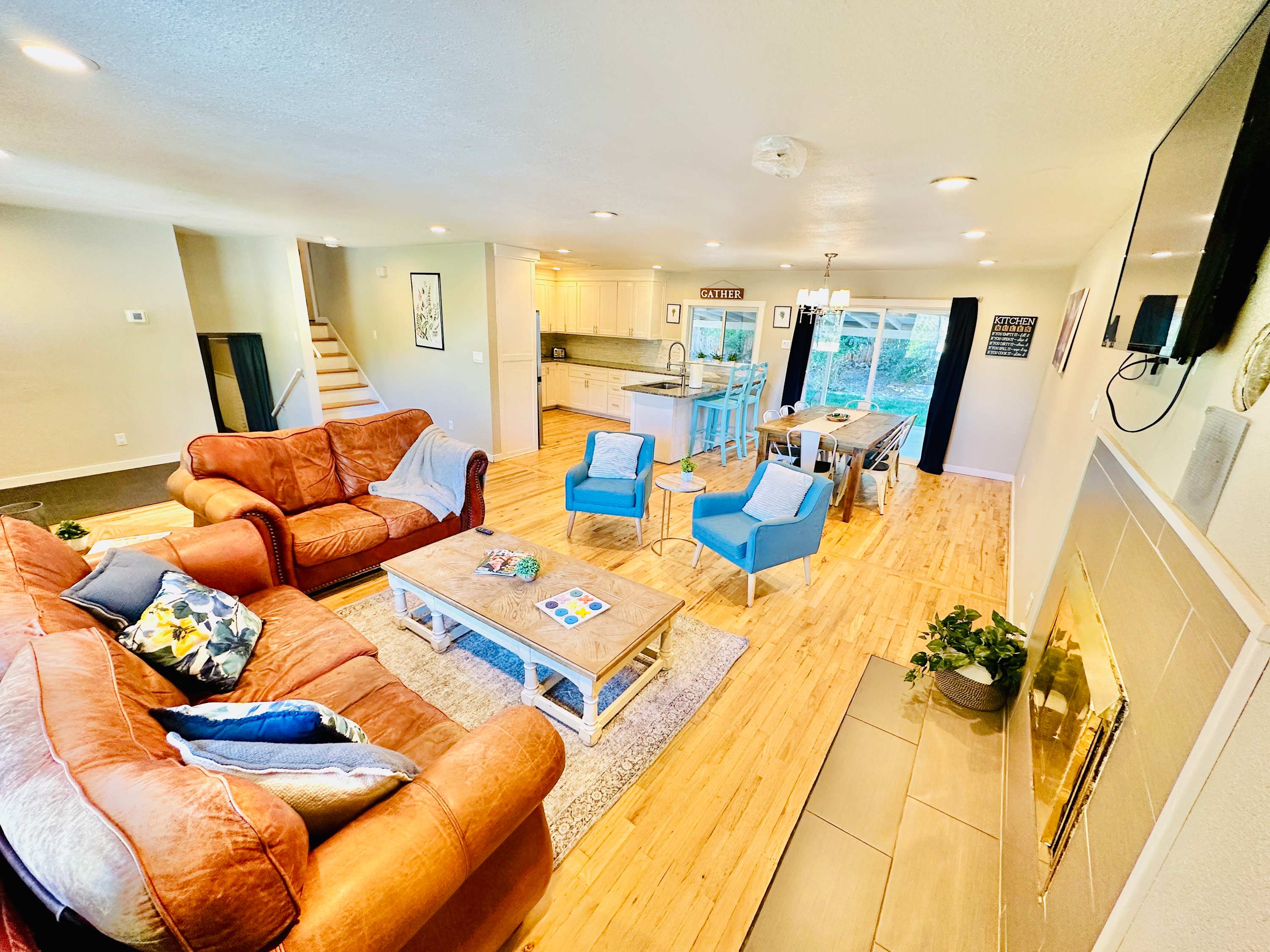 Impeccable 6min DTWN&UNR,w/BKYD petsok Sleeps15/6 TVS β Reno, NV β vacation rental