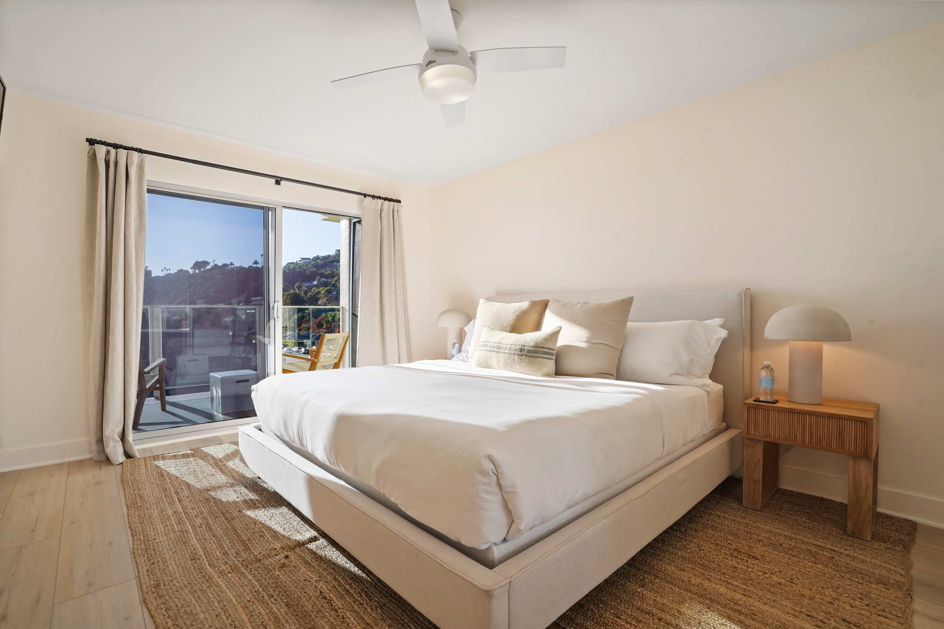 Wake up to the sound of the ocean, fresh air and scenic views.