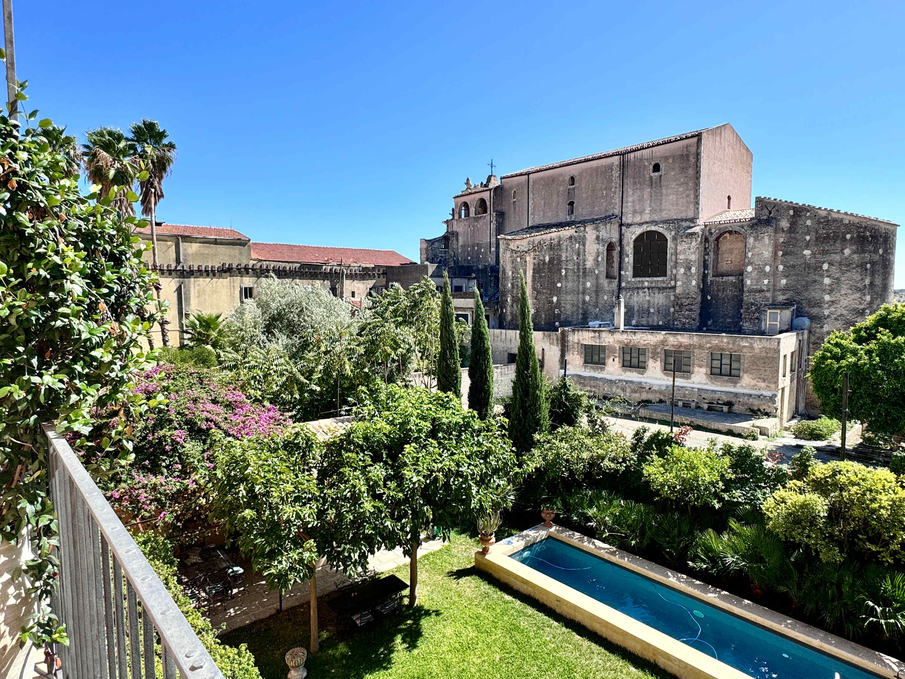 Property thumbnail 1