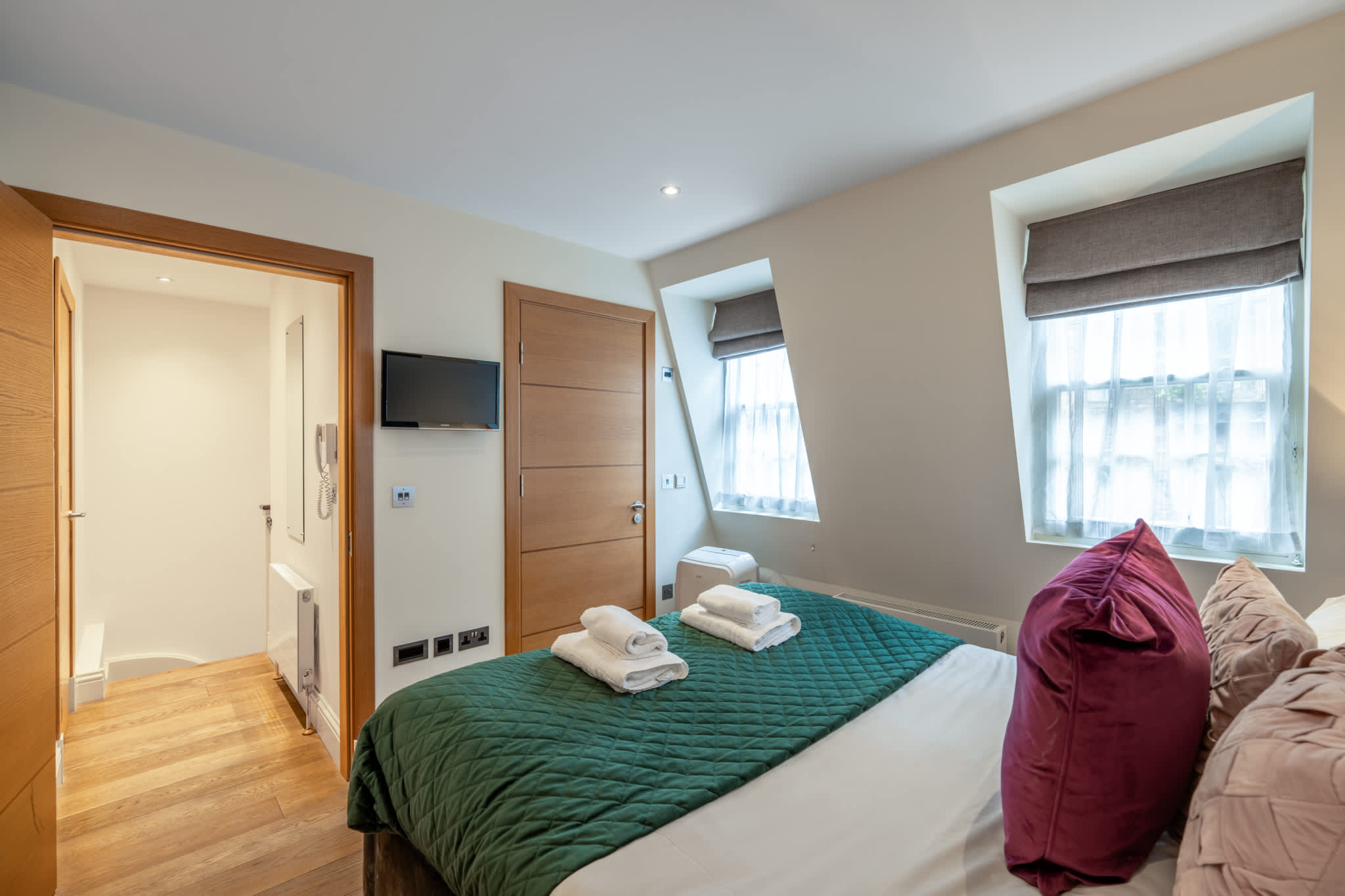 Tranquille Mayfair House in Shepherd Street W1J - Property image 21 - VivreStays