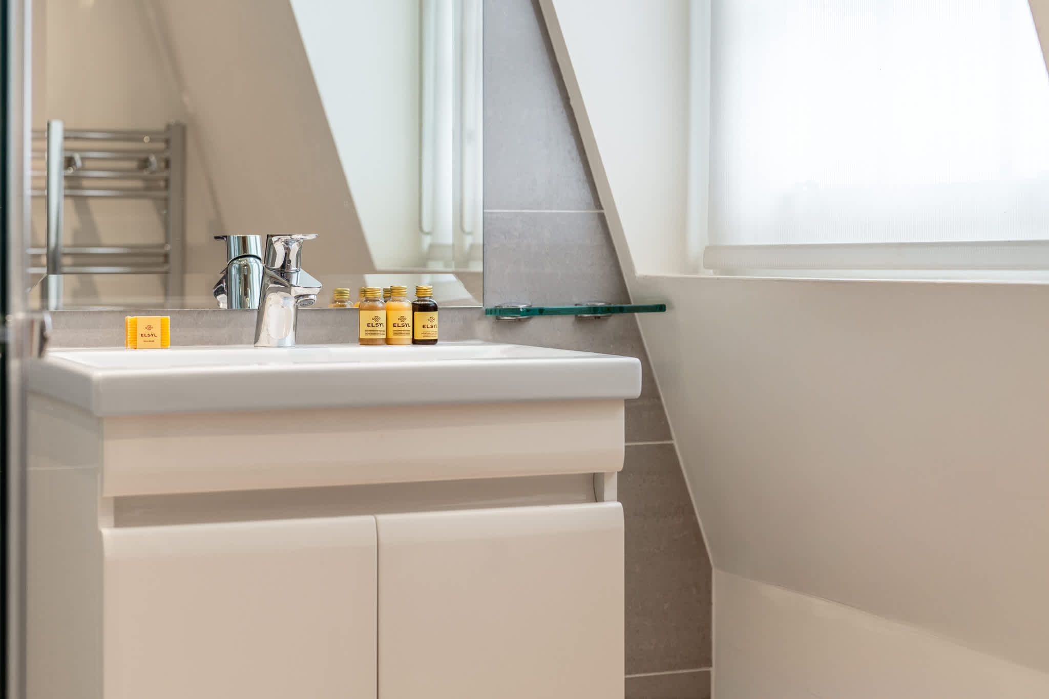 Tranquille Mayfair House in Shepherd Street W1J - Property image 24 - VivreStays