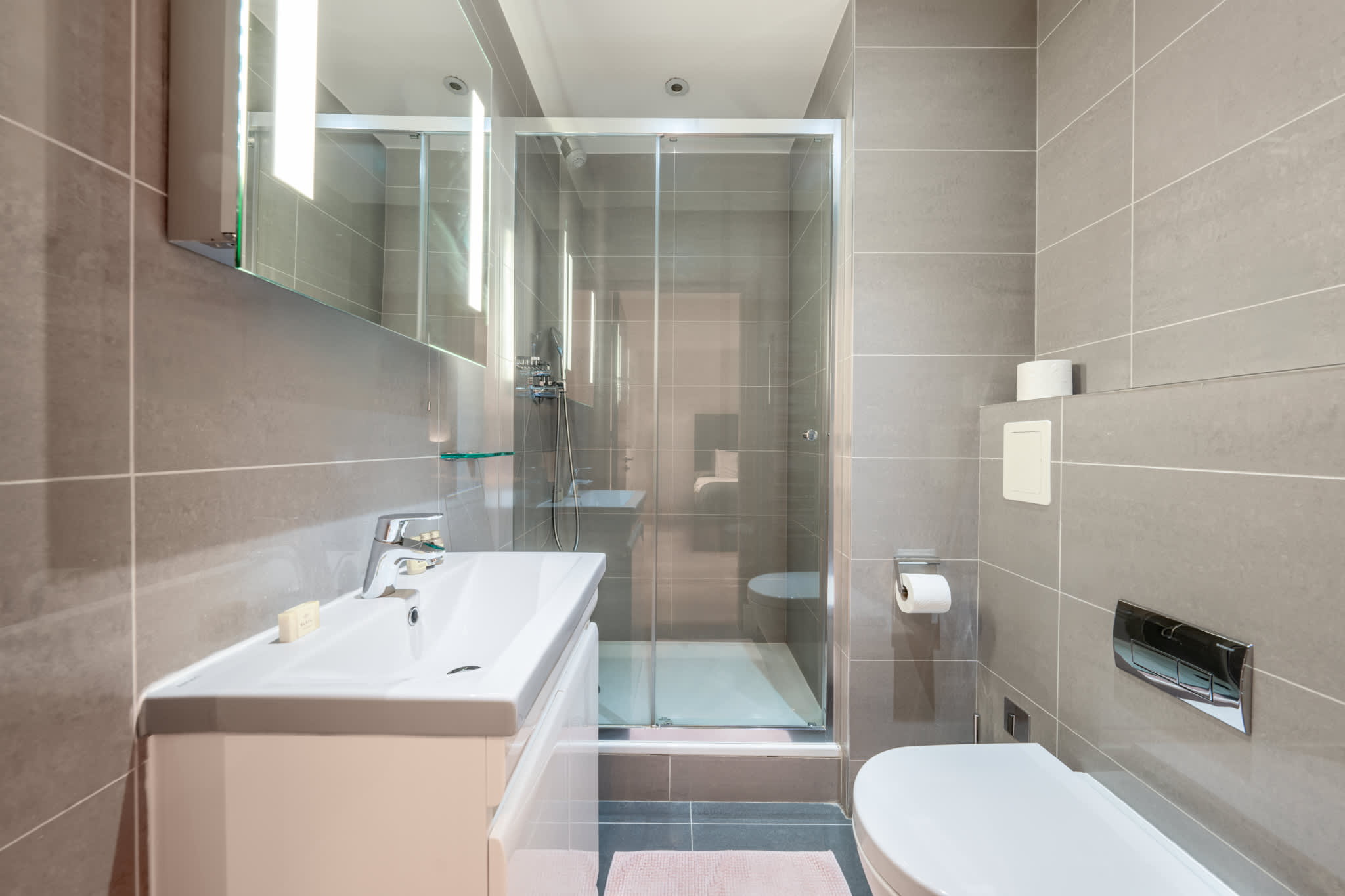 Tranquille Mayfair House in Shepherd Street W1J - Property image 16 - VivreStays