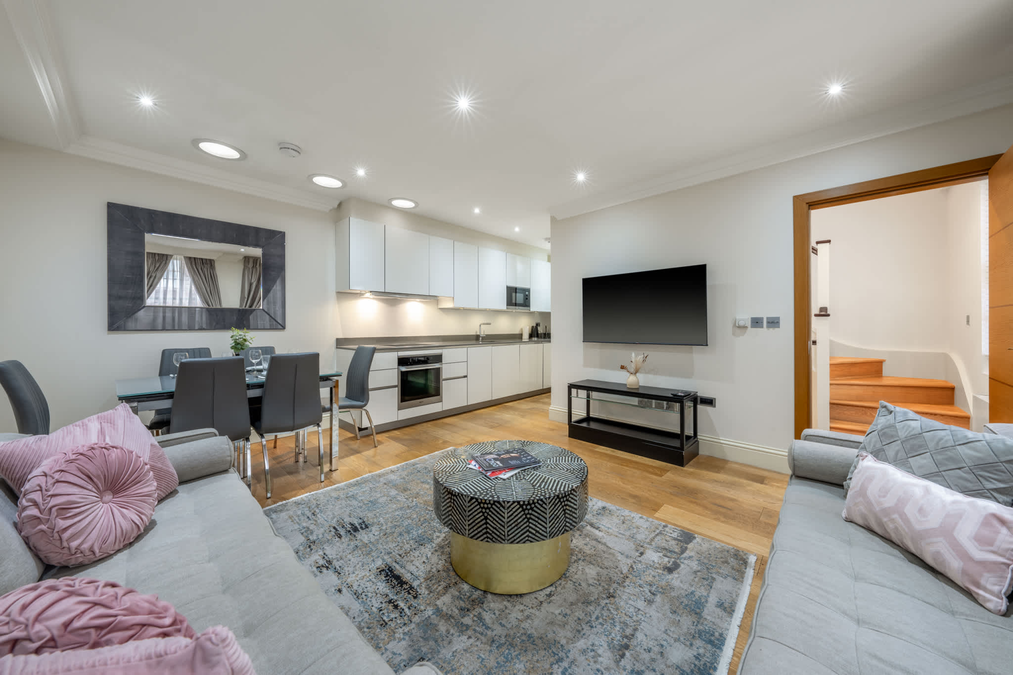 Tranquille Mayfair House serviced apartment - UK - VivreStays