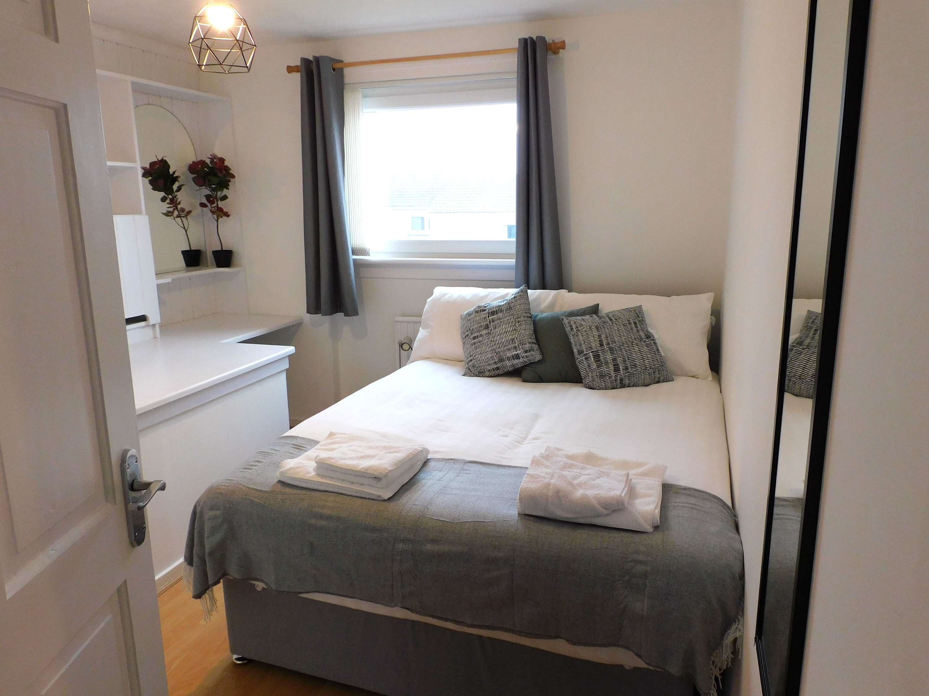Newly refurbished 3 bedroom home in East Kilbride - 52